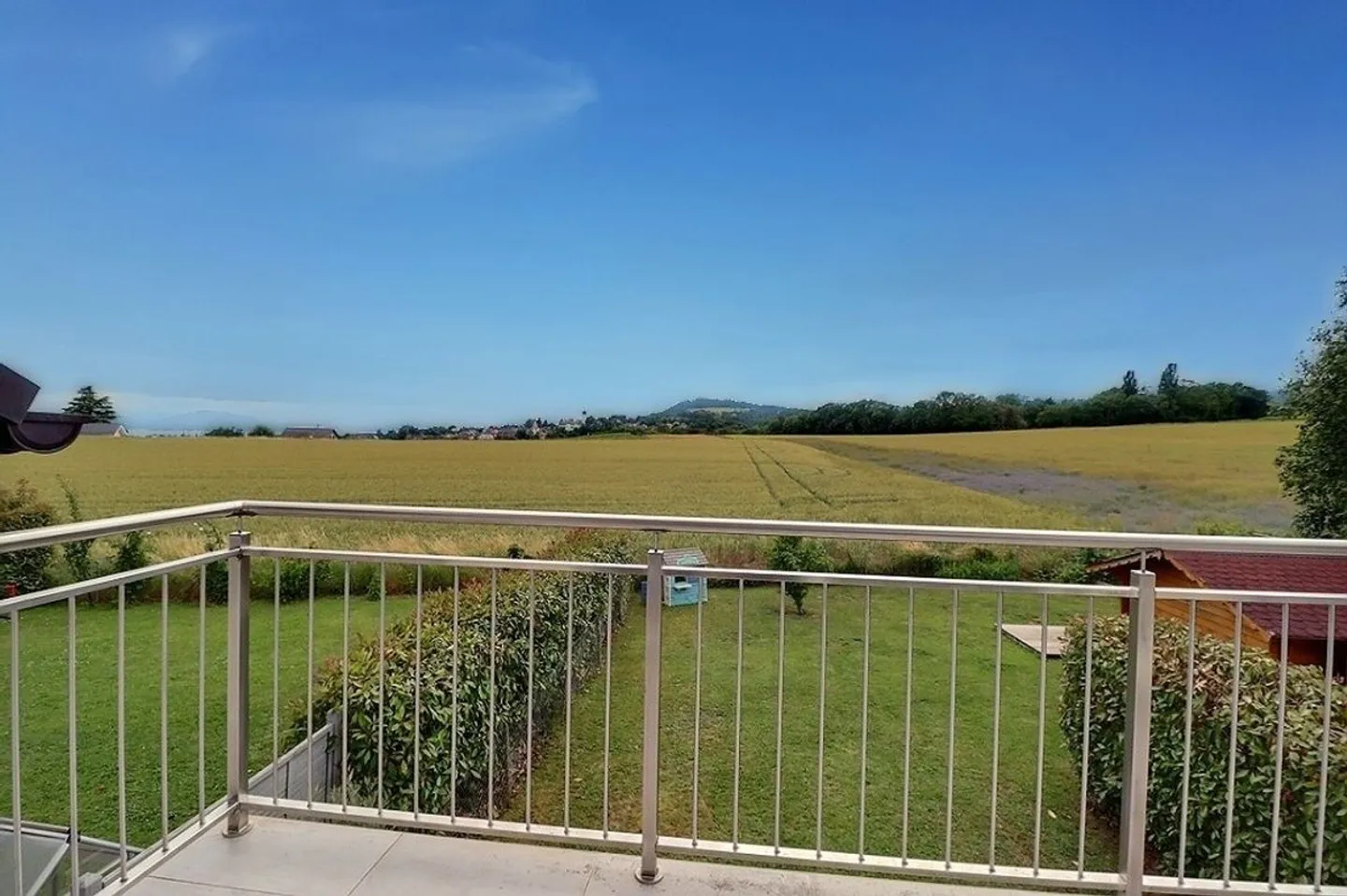 Esclusivo! Ottima opportunità! Villa a schiera recente molto piacevole, con studio indipendente, giardino incantevole, vista panoramica, quartiere senza alcun disturbo, alla fine di una strada senza uscita, a pochi passi da scuole e servizi. - Foto 1 di 7