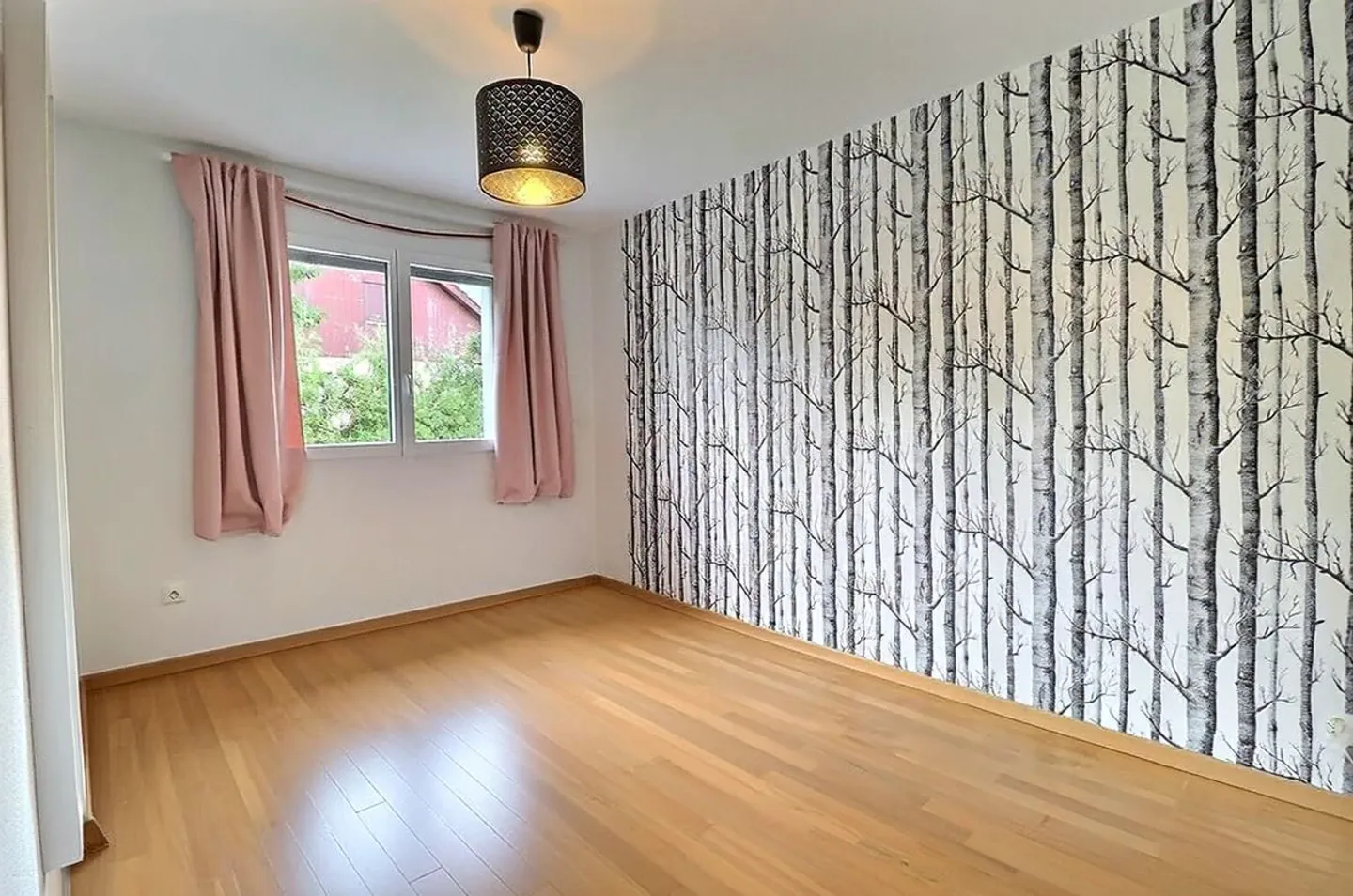 Esclusivo! Ottima opportunità! Villa a schiera recente molto piacevole, con studio indipendente, giardino incantevole, vista panoramica, quartiere senza alcun disturbo, alla fine di una strada senza uscita, a pochi passi da scuole e servizi. - Foto 5 di 7