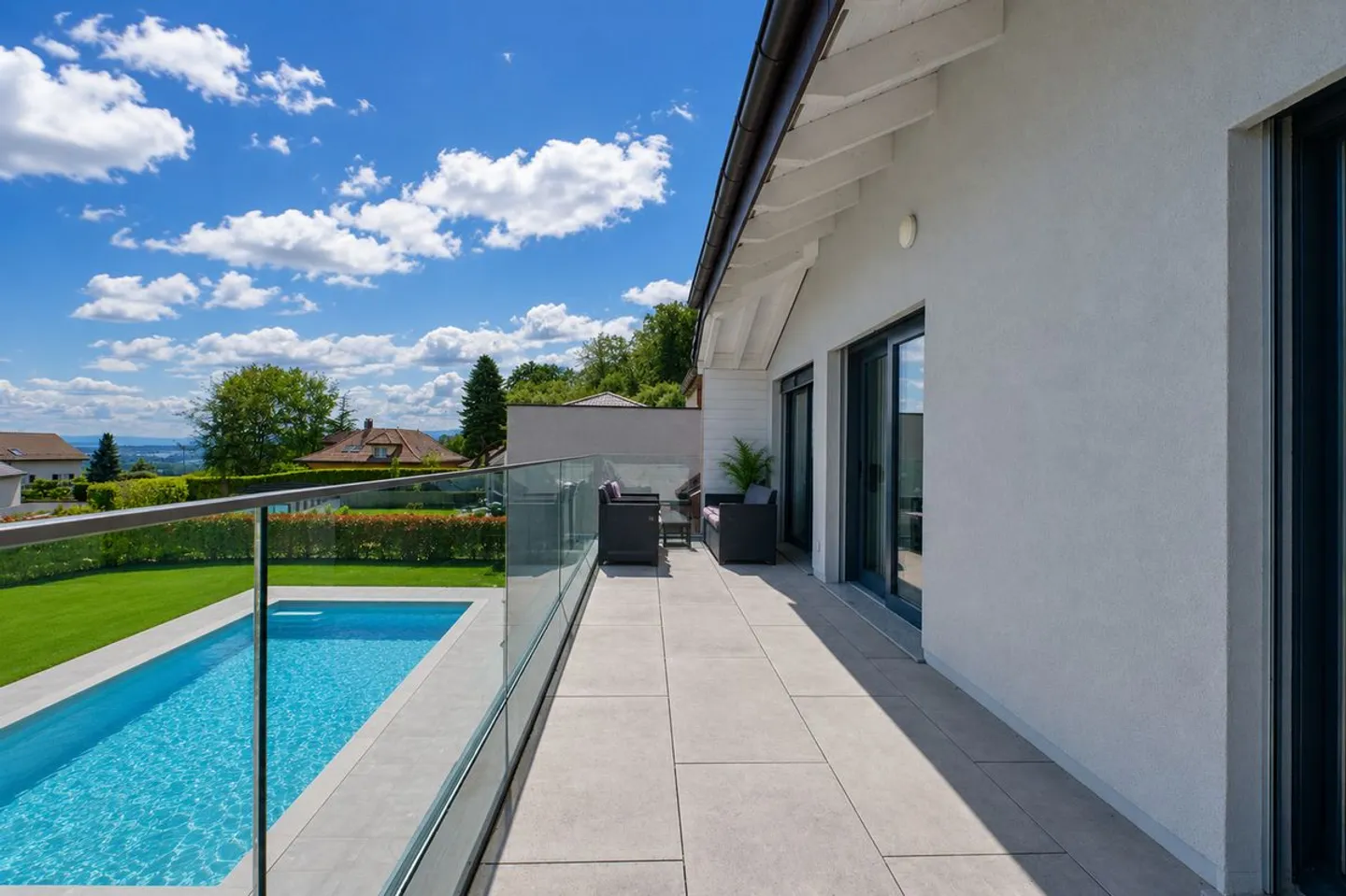 Wundervolle Villa in ruhiger Lage - Foto 8 von 8