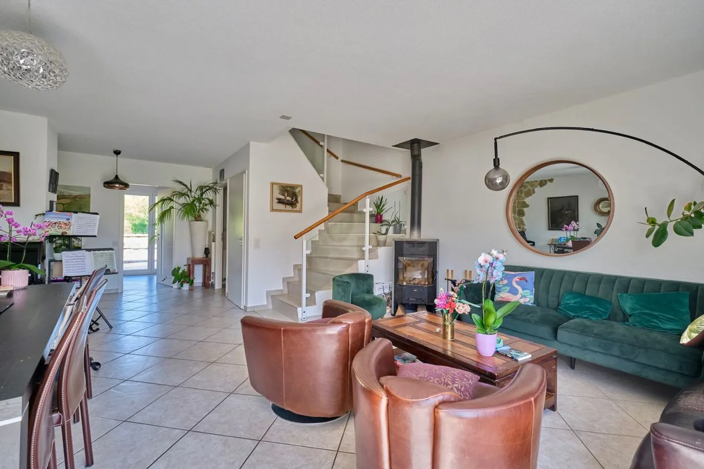 Very Beautiful Villa with Gable and Large Garden - Photo 8 of 10