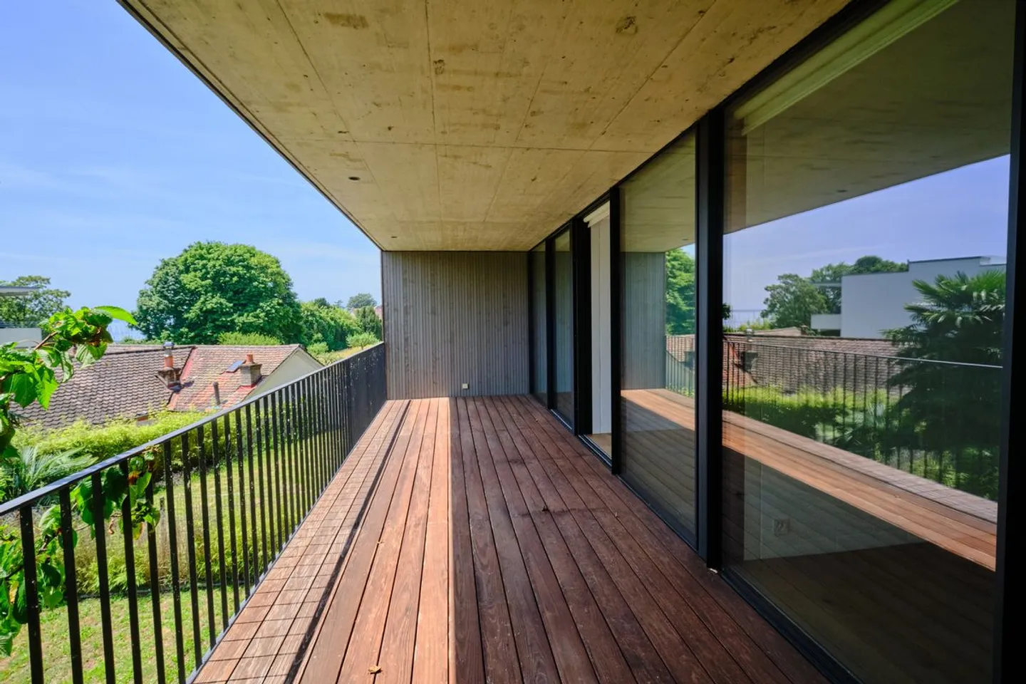 Modern Duplex with Garden near the Lake - Photo 6 of 8