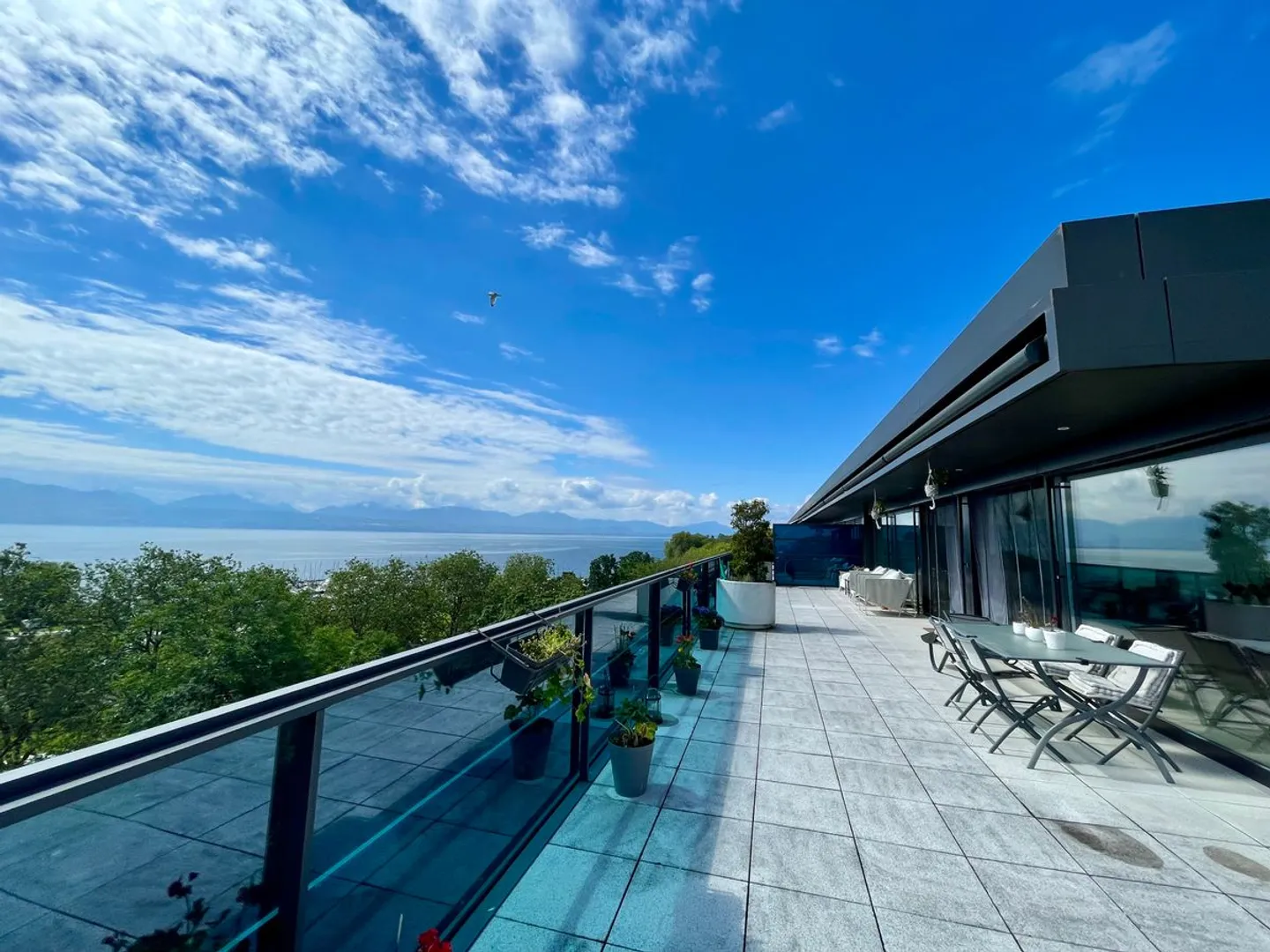 EXCEPTIONAL PENTHOUSE PANORAMIQUE LAKE VIEW - Photo 1 of 1