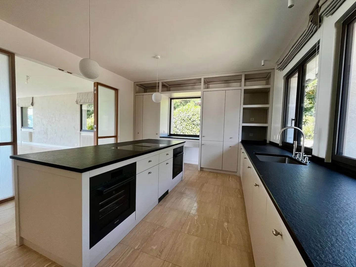Außergewöhnliche Villa mit Panoramablick auf den See - Foto 4 von 6