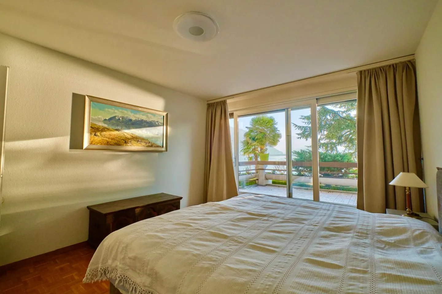 Superb Furnished Waterfront Apartment - Photo 3 of 6