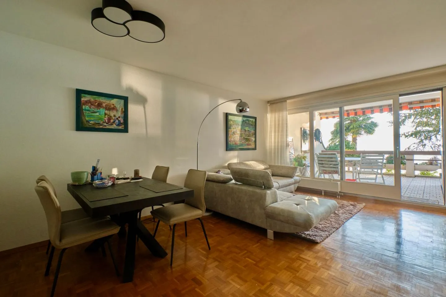 Superb Furnished Waterfront Apartment - Photo 2 of 6