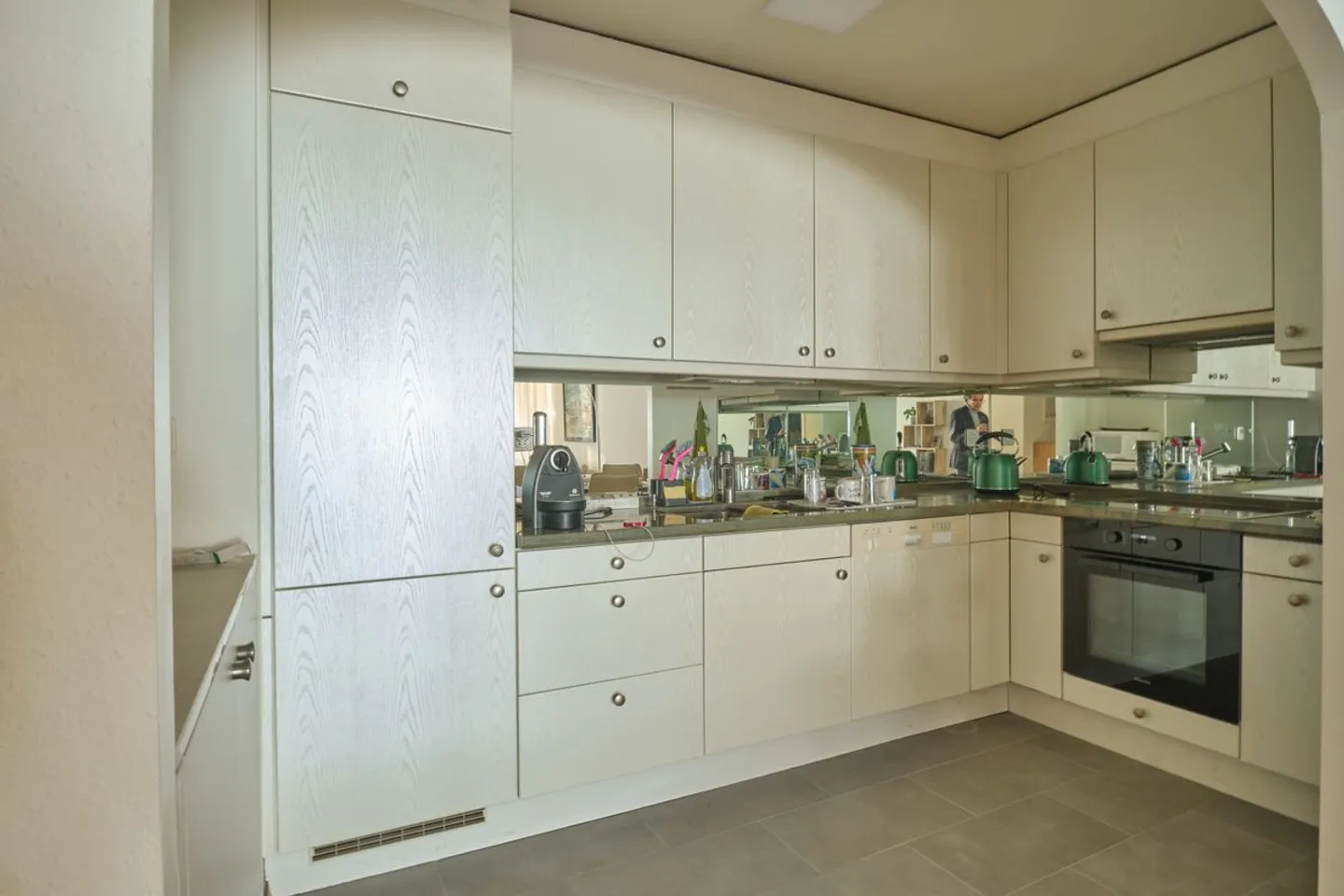 Superb Furnished Waterfront Apartment - Photo 6 of 6