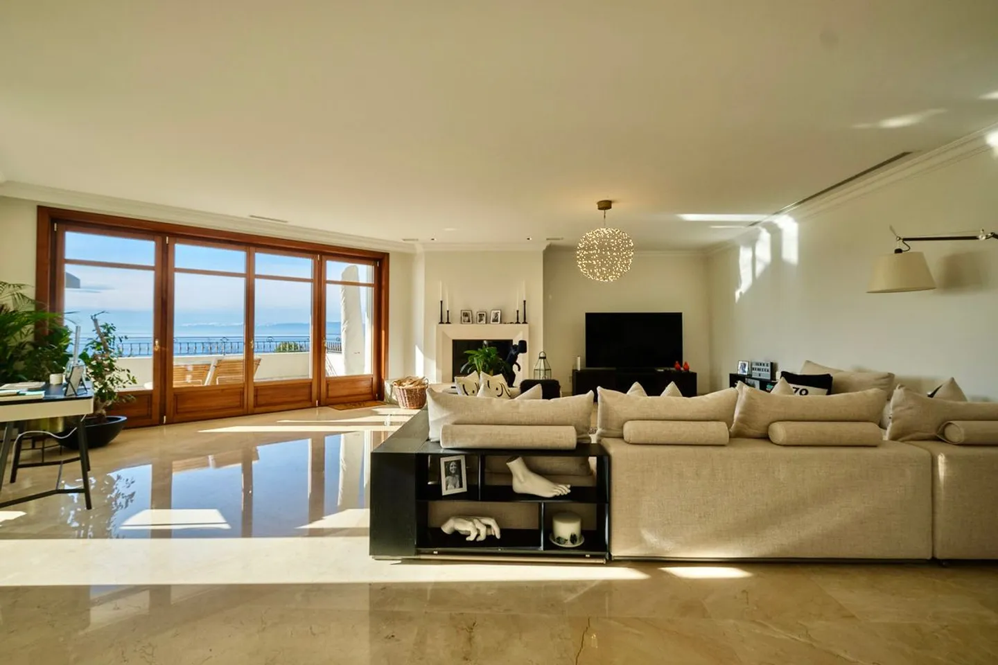 Prächtige Penthouse mit Panoramablick auf den See - Foto 1 von 13