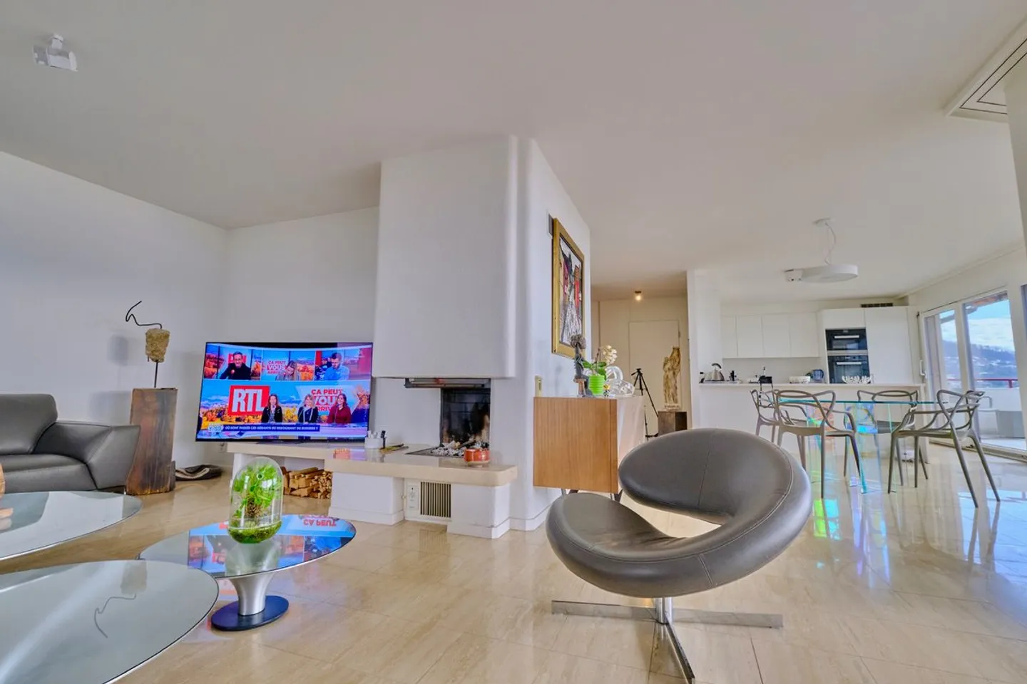 Duplex with Breathtaking View of the Lake in a Quiet Area - Photo 8 of 13