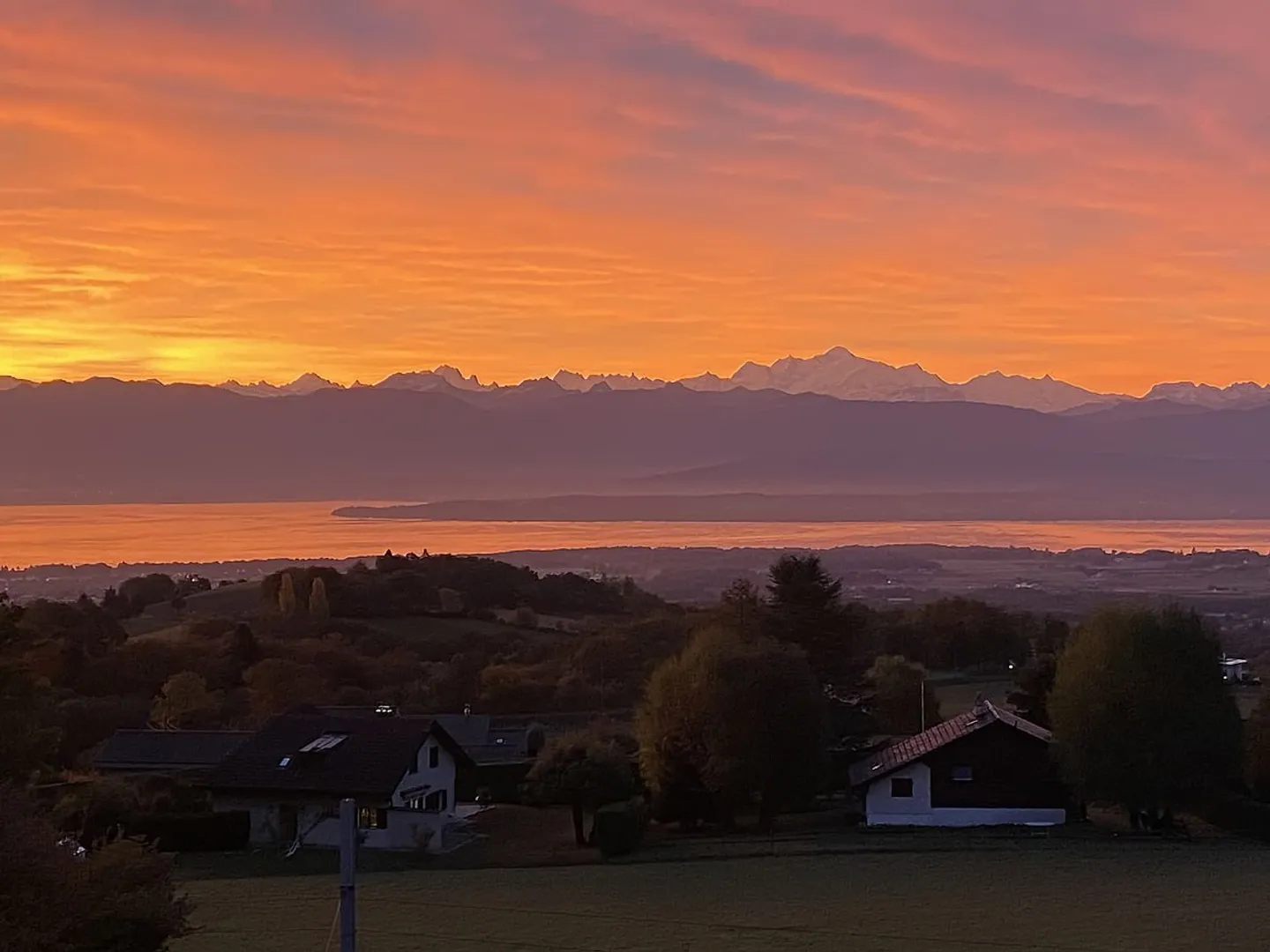 Bella villa indipendente con vista mozzafiato sul lago e sul Monte Bianco - Foto 6 di 13