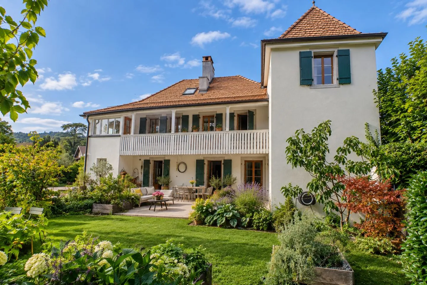 Exclusive Charming Villa with Lake View - Photo 2 of 6