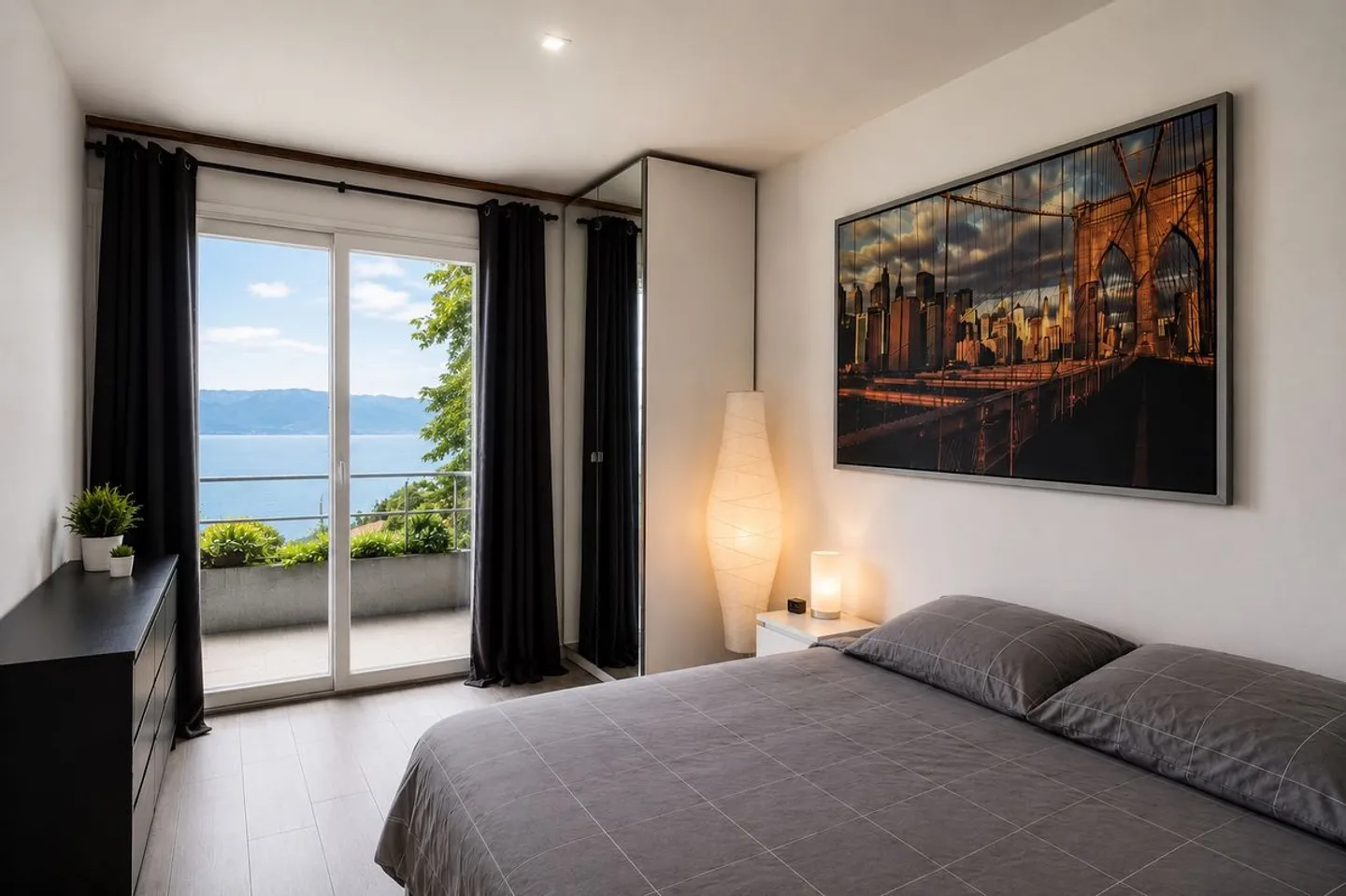 Charming Townhouse with Lake View - Photo 8 of 12