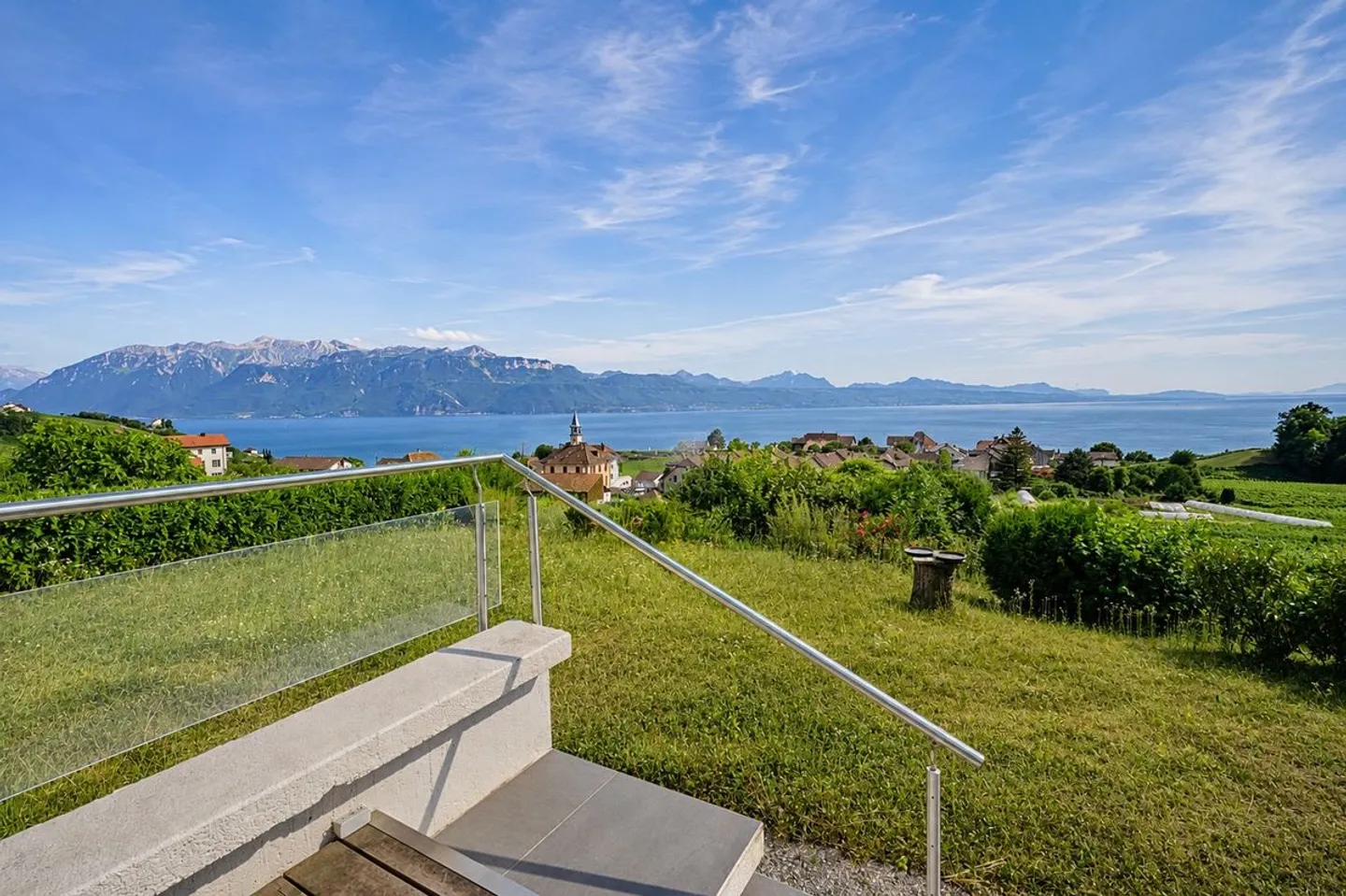 Architect-designed Villa in the Midst of the Vines with Spectacular Lake View - Photo 11 of 12