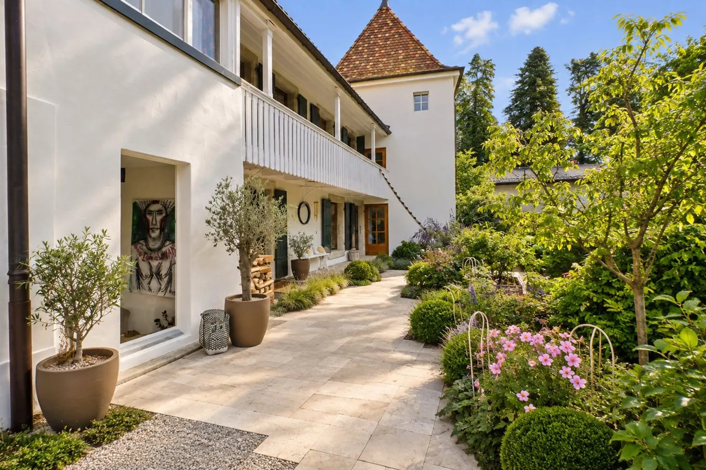 Exclusive Charming Villa with Lake View - Photo 3 of 6