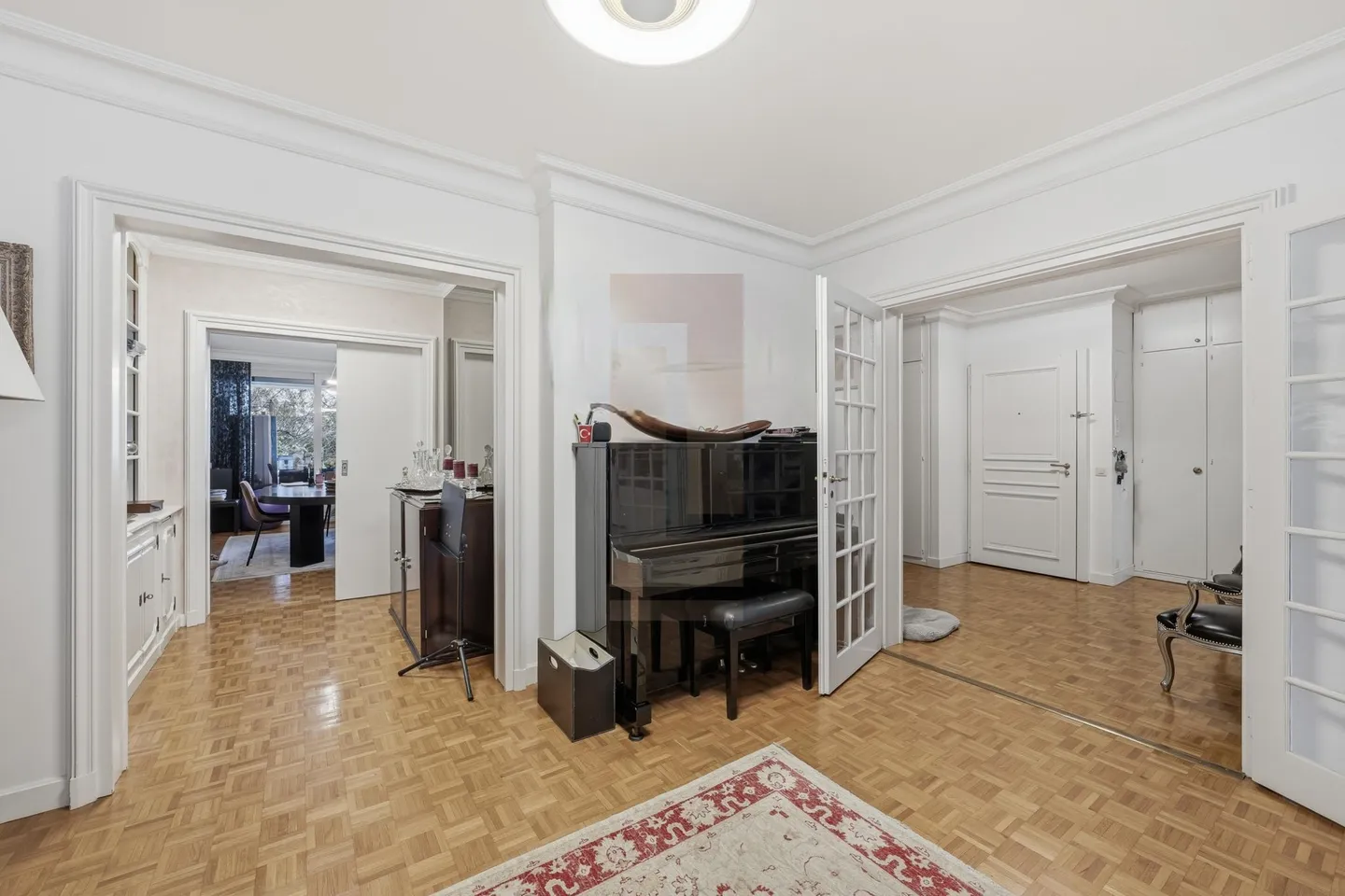 Prestigieux appartement traversant à Champel - Photo 3 sur 13