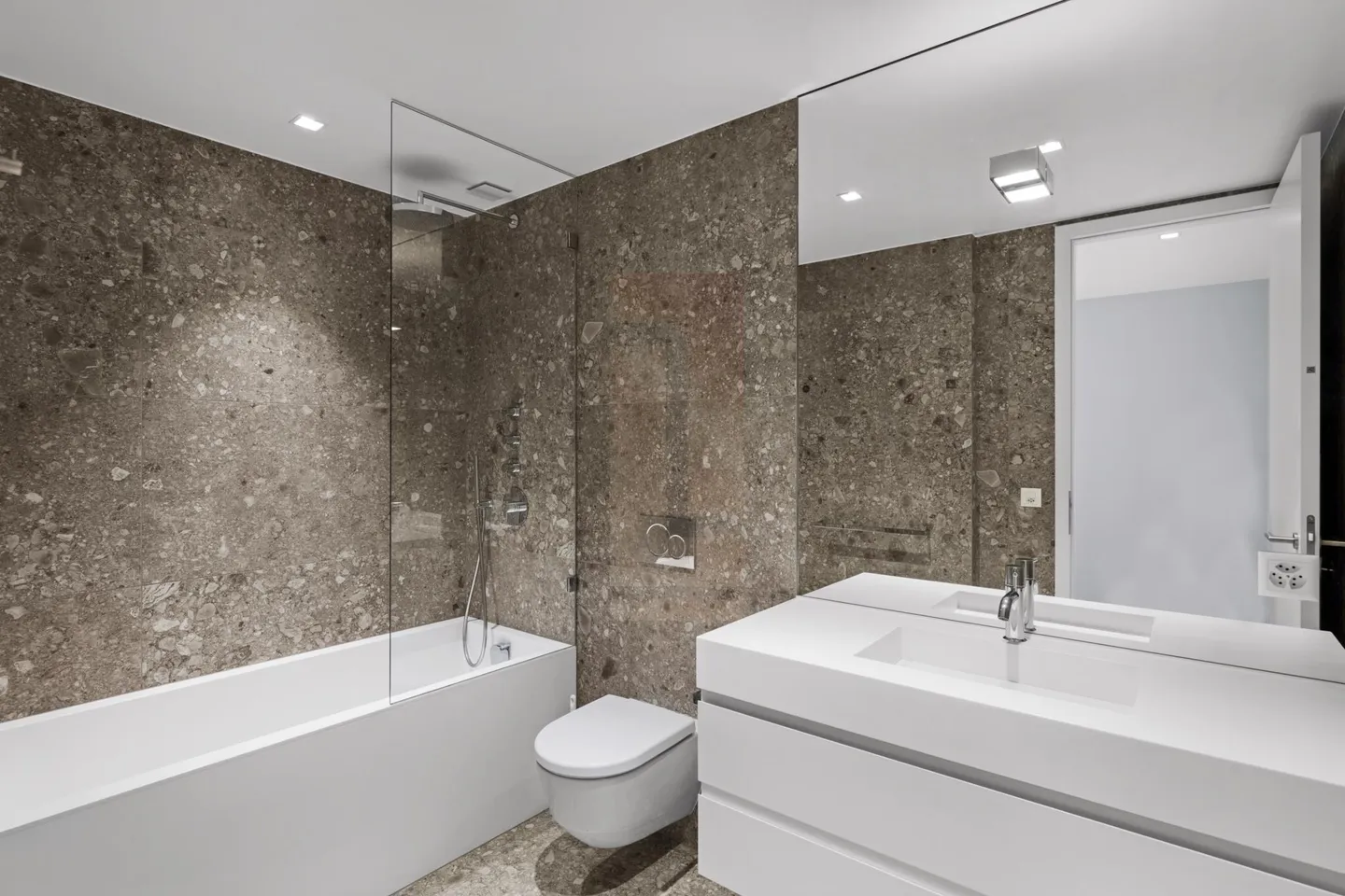 Townhouse élégant avec vue lac - Photo 11 sur 13