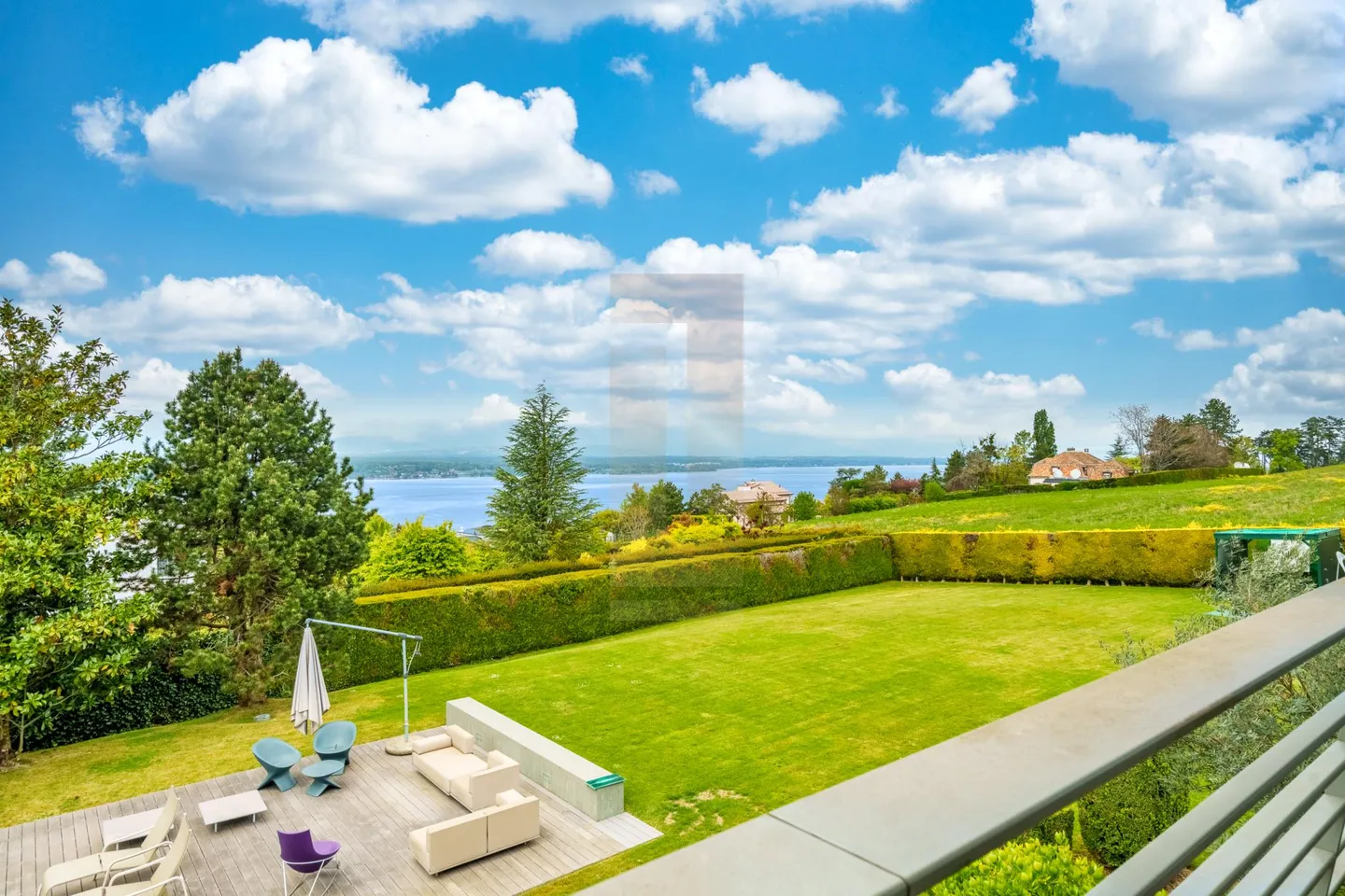 Casa di architetto a Cologny con piscina e vista lago - Foto 2 di 9
