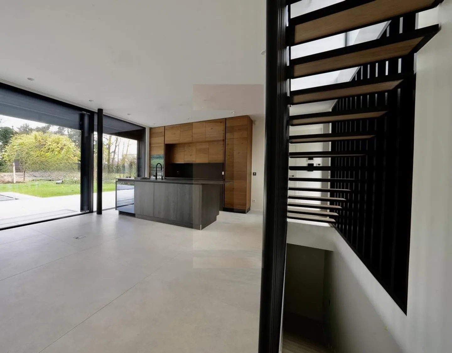 Beautiful turnkey villa with swimming pool - Photo 4 of 13