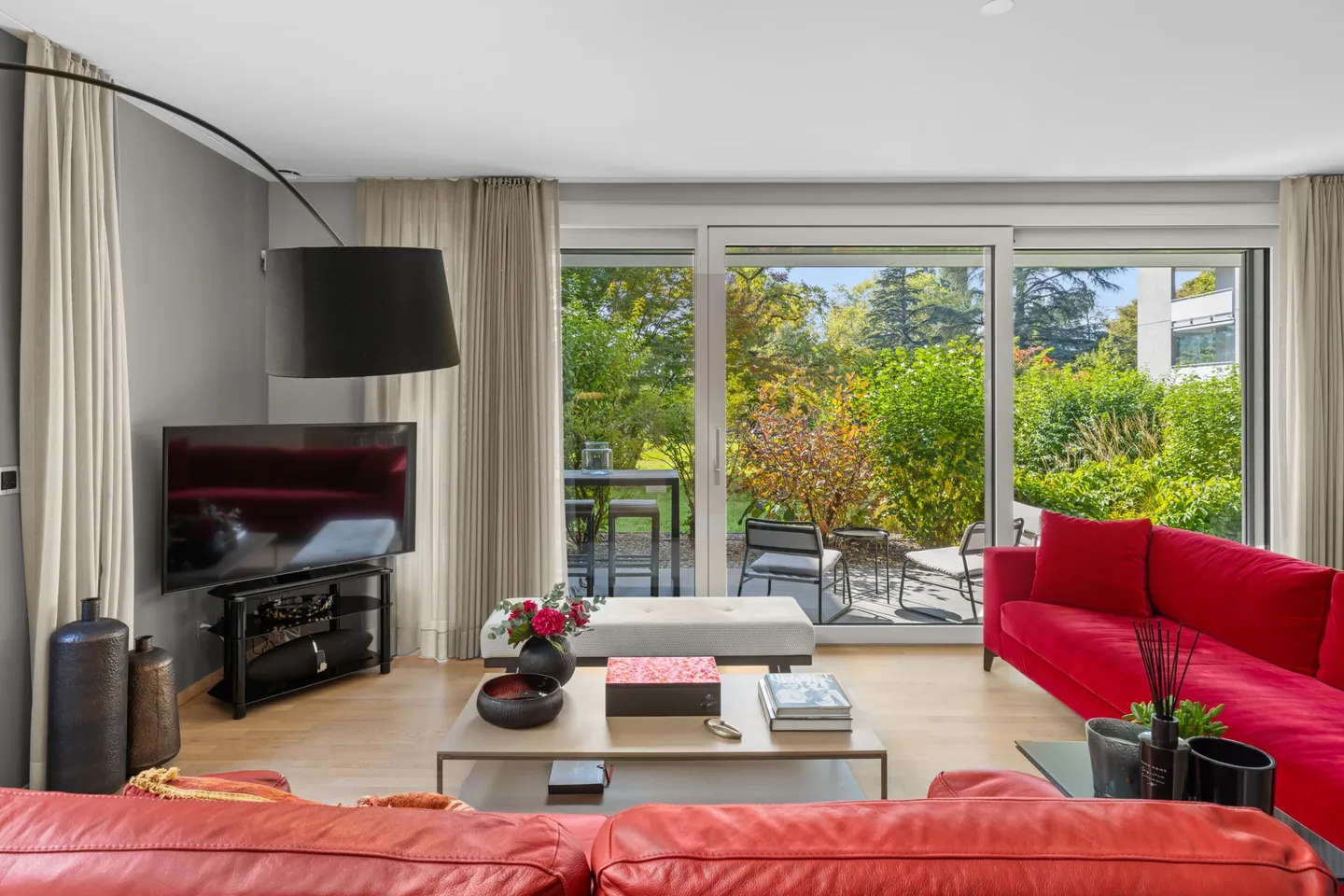 Exclusive: Turnkey Apartment in Residence with Private Park - Photo 2 of 8