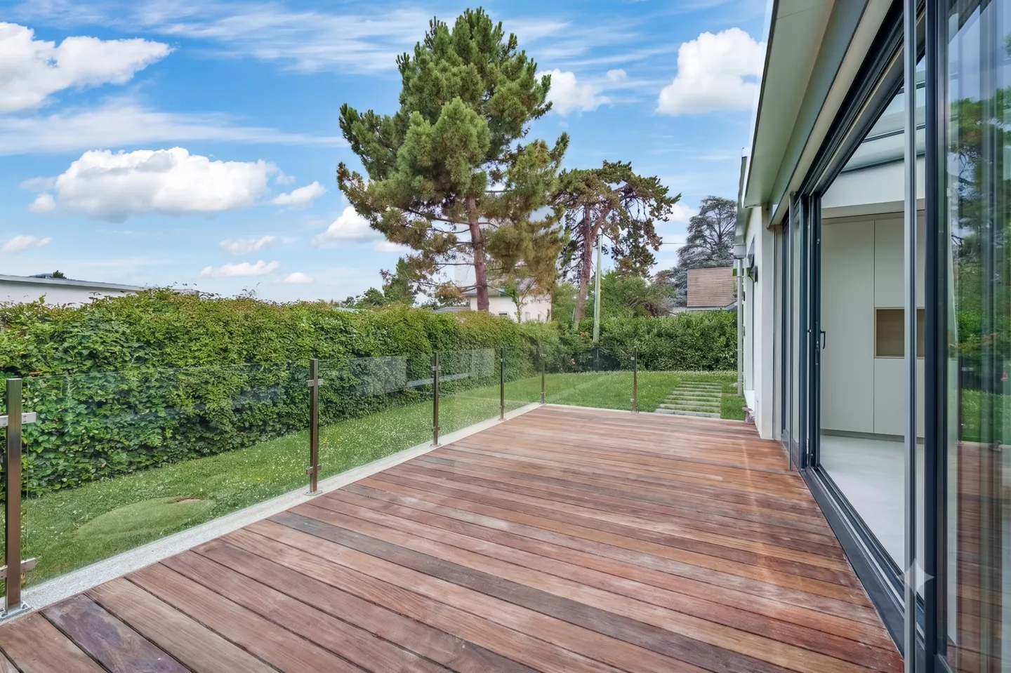 Villa moderne près du lac - Photo 5 sur 8