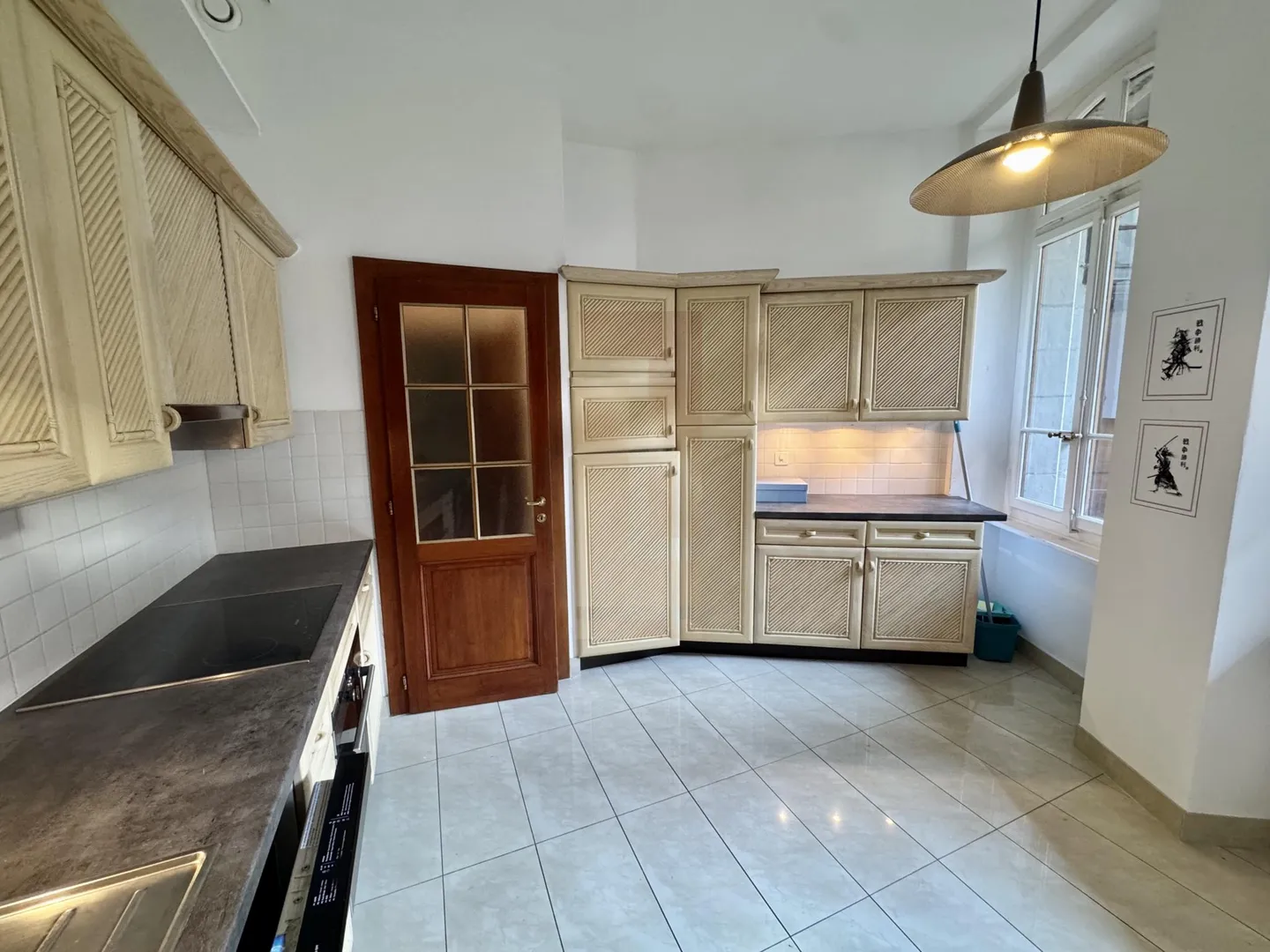 Superb apartment with private terrace - Photo 2 of 12