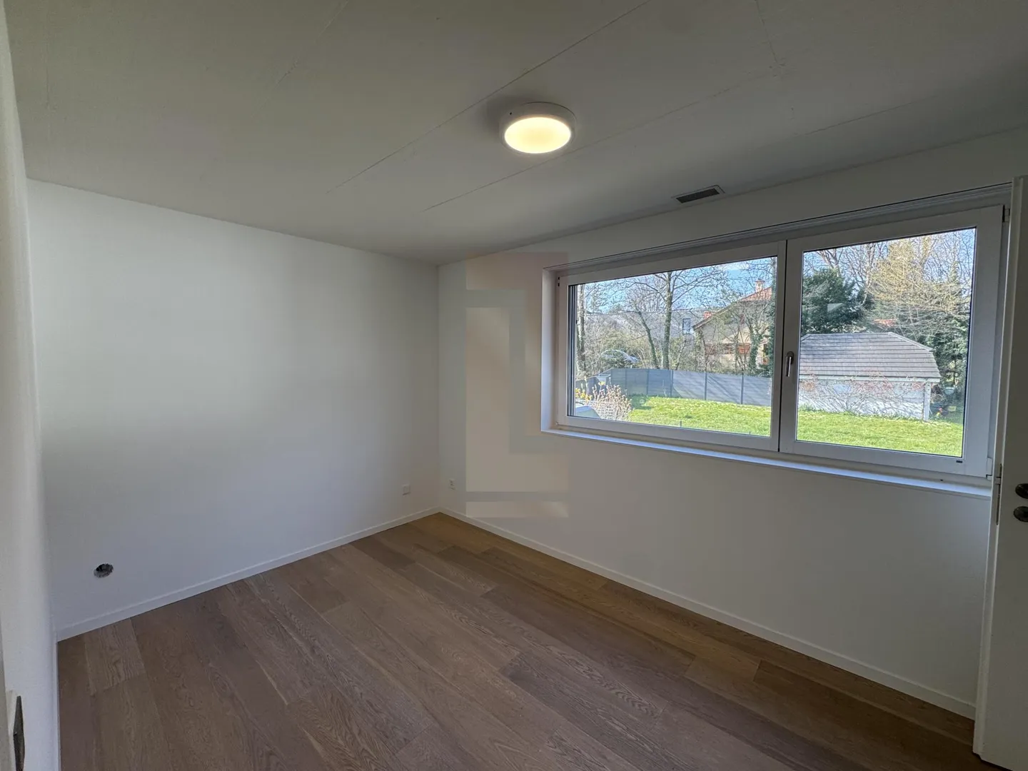 Belle villa familiale contemporaine avec jardin - Foto 9 di 13