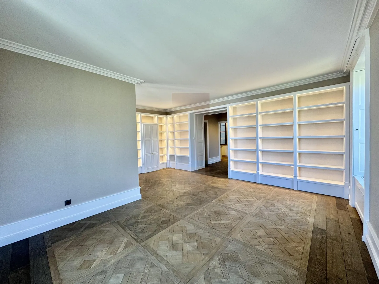 Superbe appartement rénové au coeur de la vieille ville - Photo 2 sur 13
