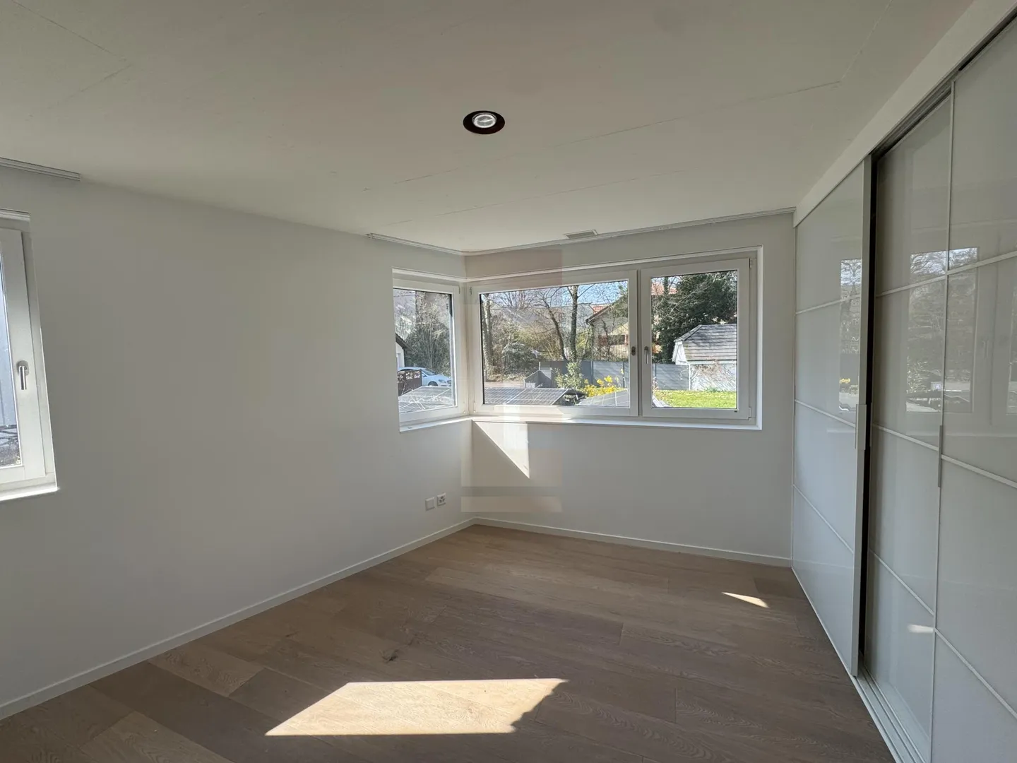 Belle villa familiale contemporaine avec jardin - Foto 8 di 13