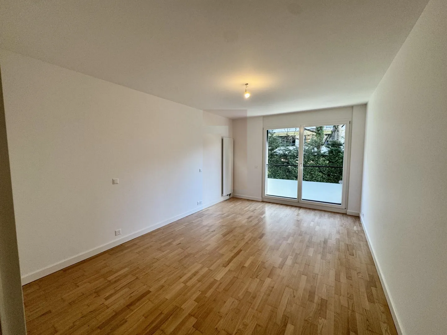 Superb apartment just steps from the city center - Photo 8 of 13