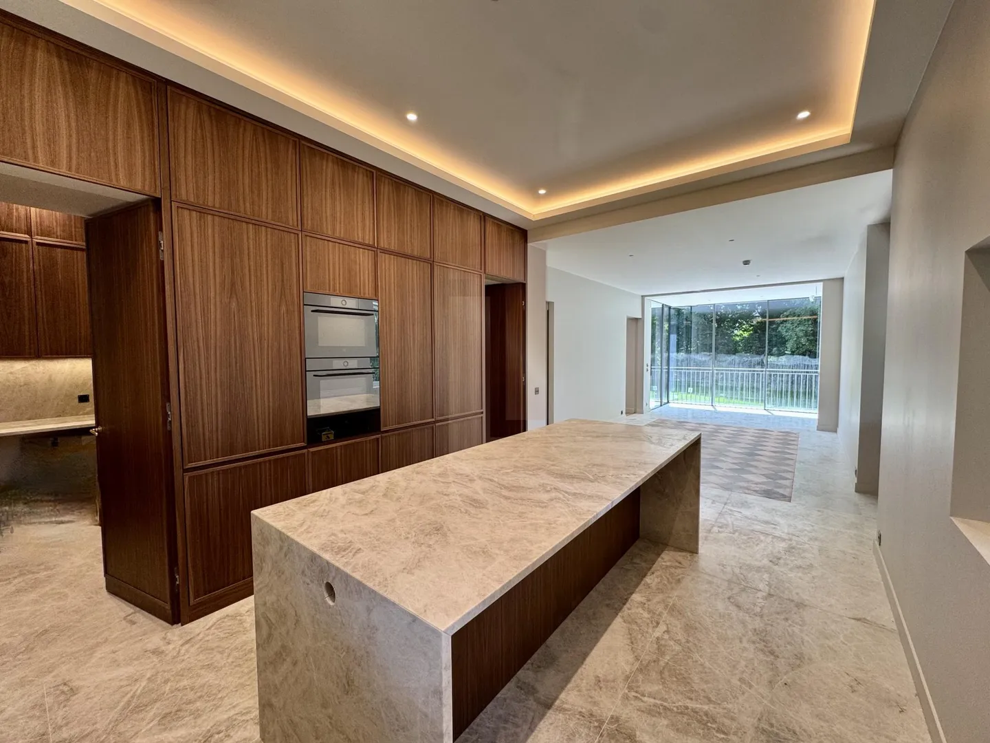Luxurious renovated villa near the International School - Photo 2 of 13