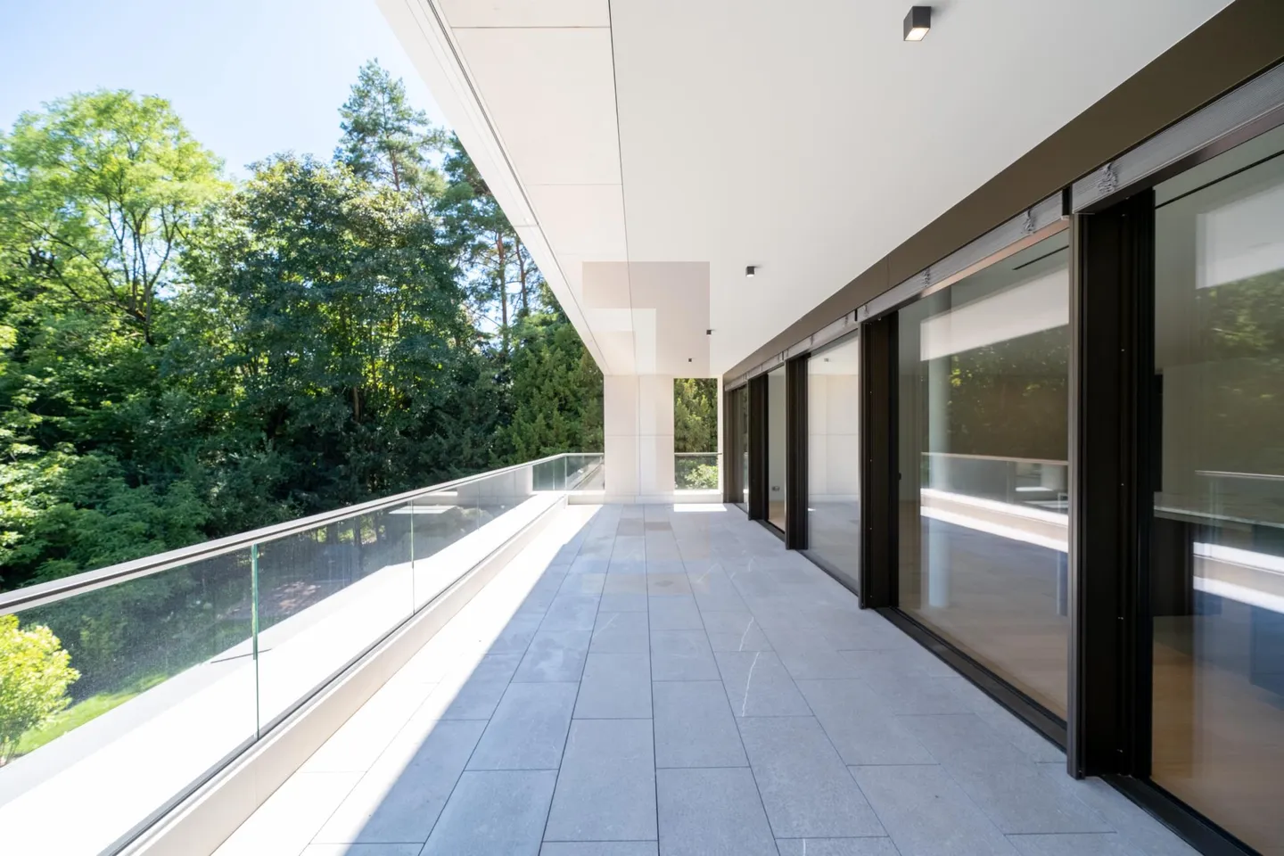 Superb contemporary apartment in Chêne-Bougeries - Photo 3 of 11