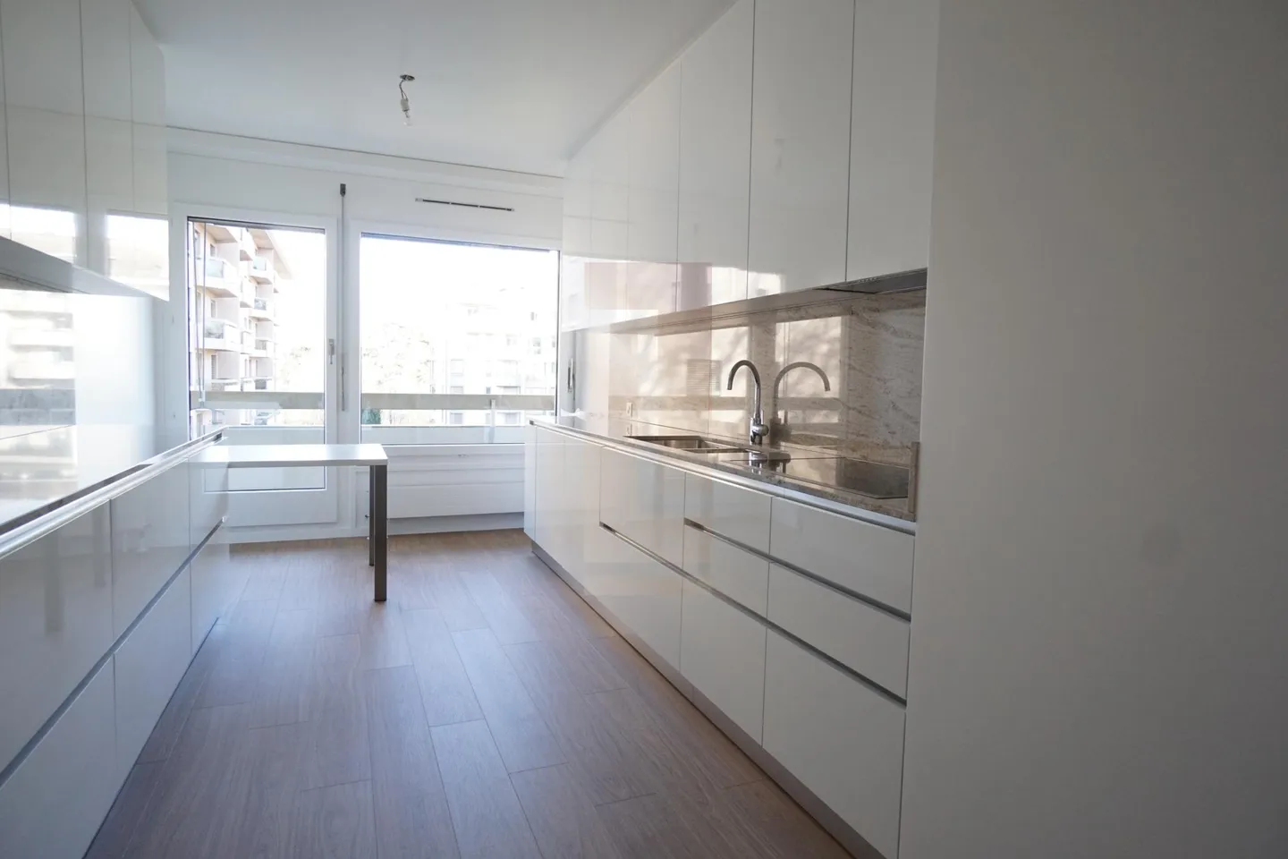 Bright apartment near the city center - Photo 4 of 9