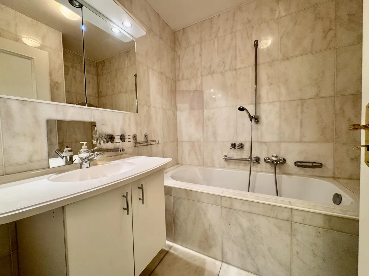 Superbe appartement à deux pas du centre ville - Foto 12 von 13