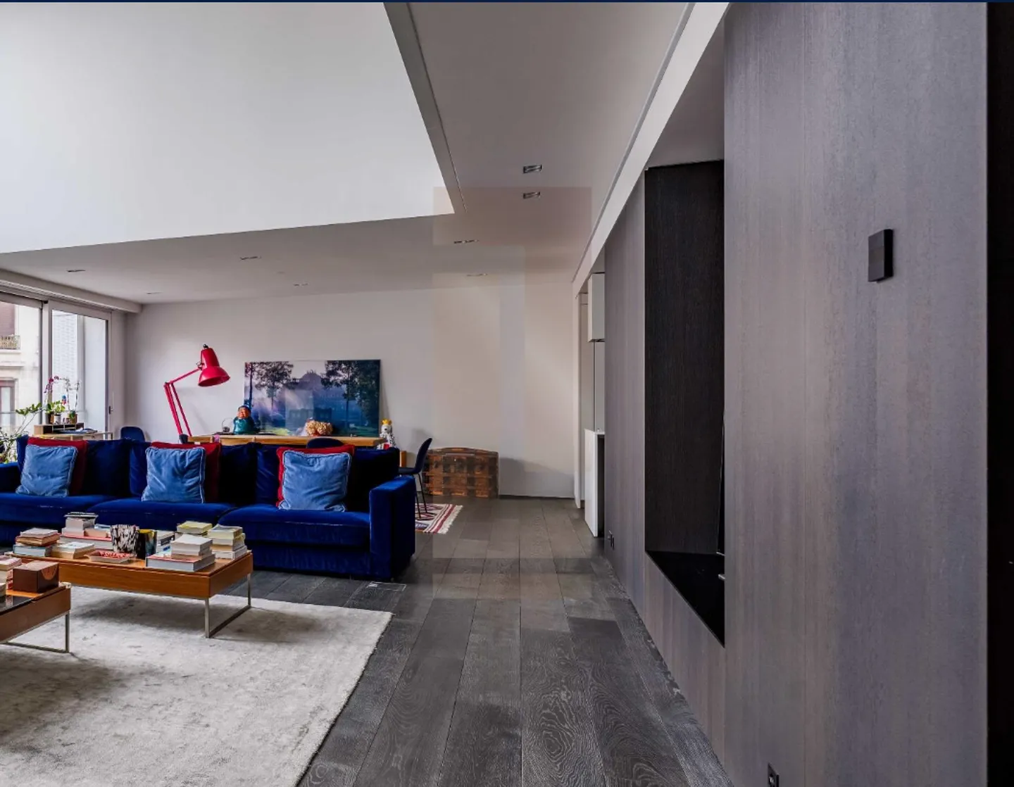 Elegant contemporary duplex with double height and hotel services - Photo 4 of 10