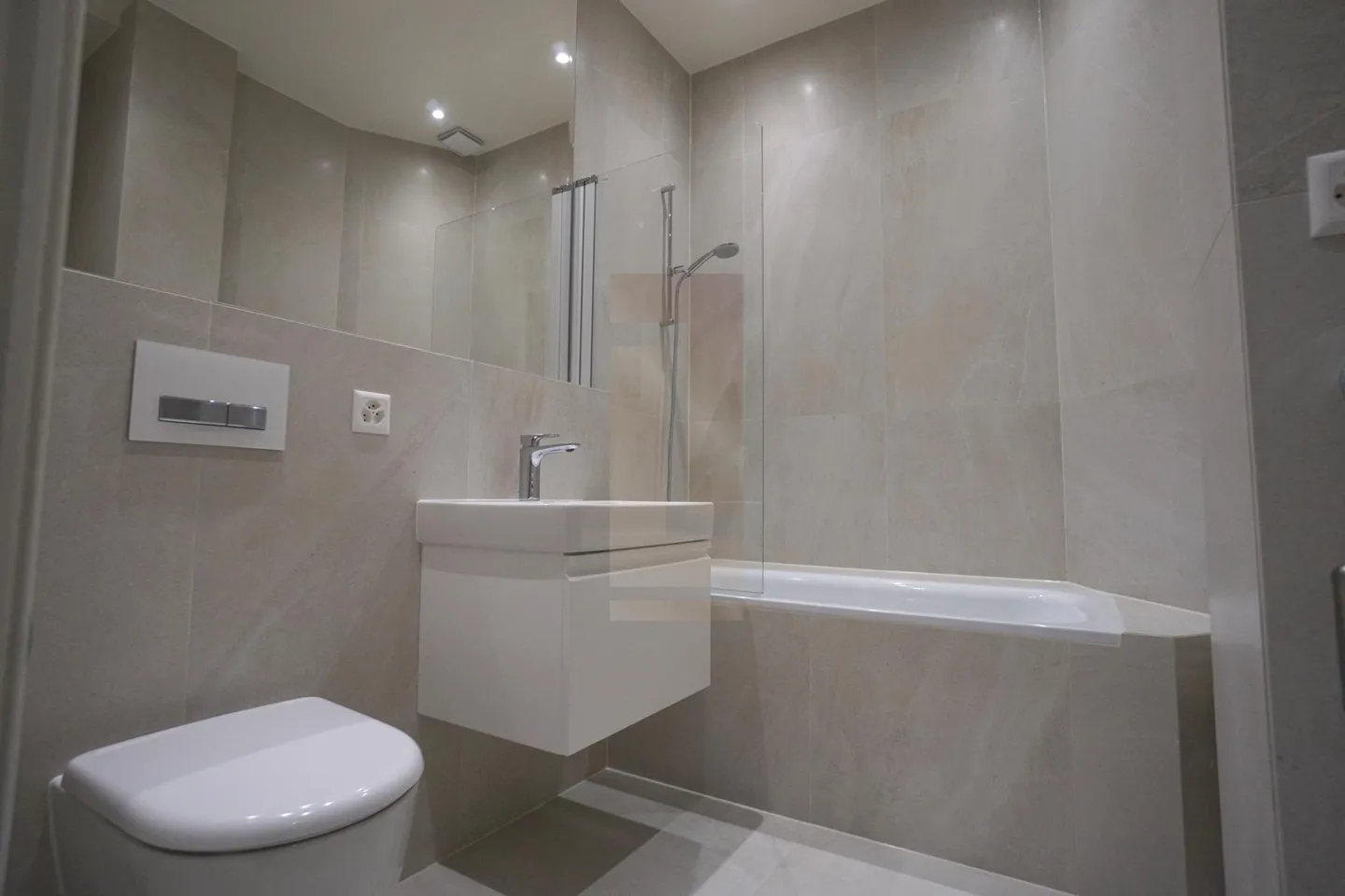 Superbo appartamento ristrutturato nel cuore del quartiere della Chiesa Russa - Foto 13 di 13