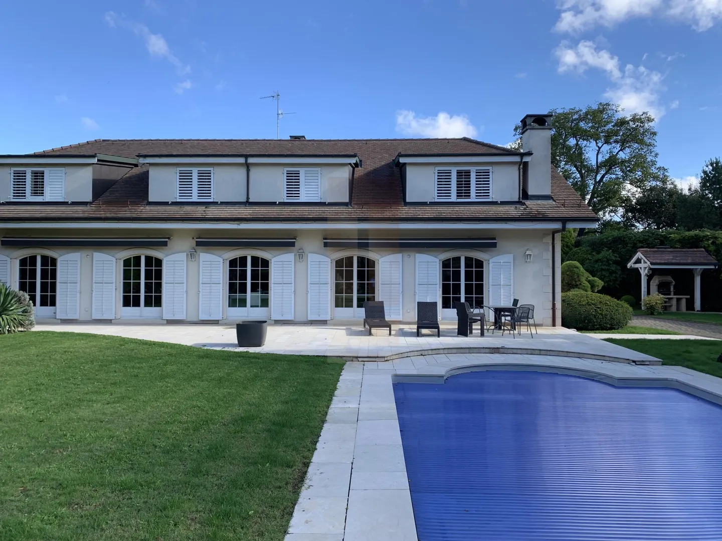 Bella casa familiare con piscina e annesso - Foto 1 di 13