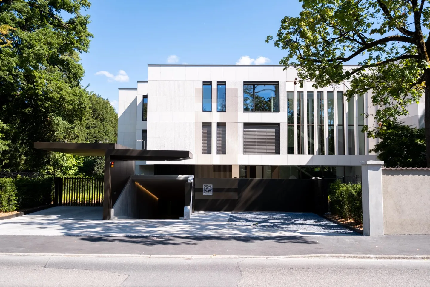 Superb contemporary apartment in Chêne-Bougeries - Photo 1 of 11