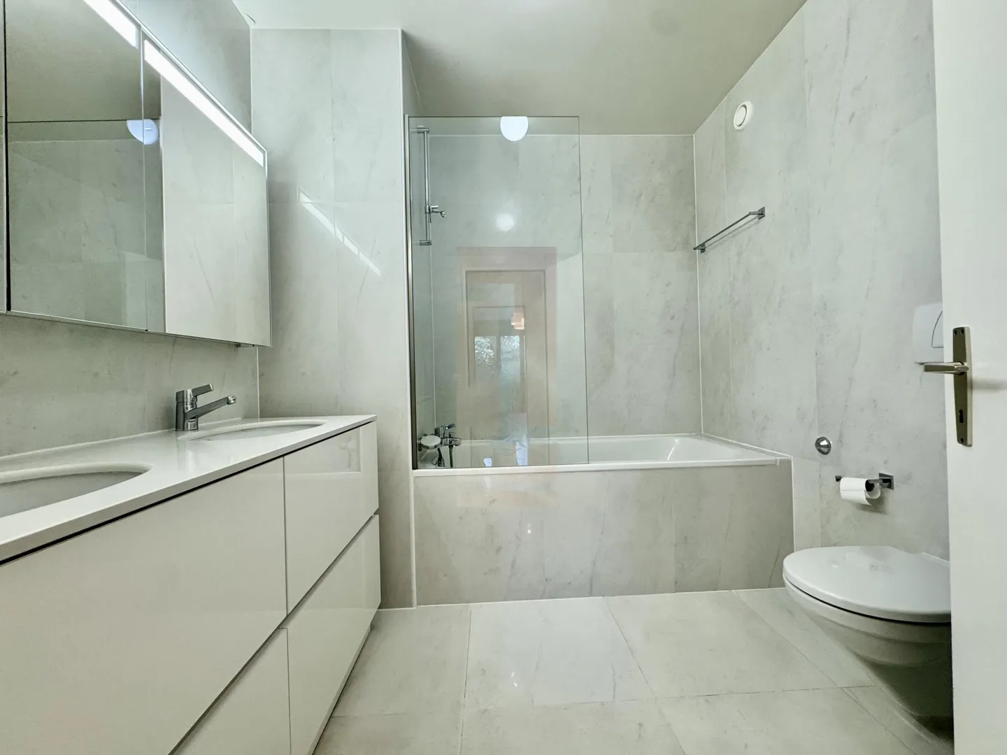 Hochwertige Wohnung - Foto 12 von 13