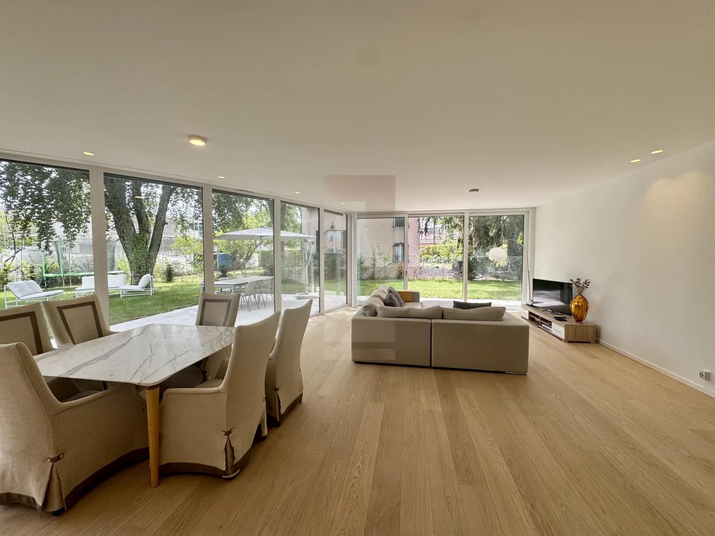 Villa contemporaine avec jardin - Photo 4 sur 13