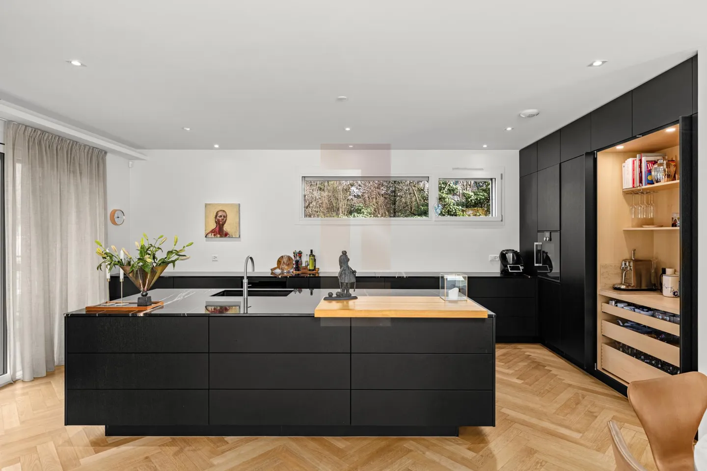 Villa contemporanea con piscina - Foto 2 di 13