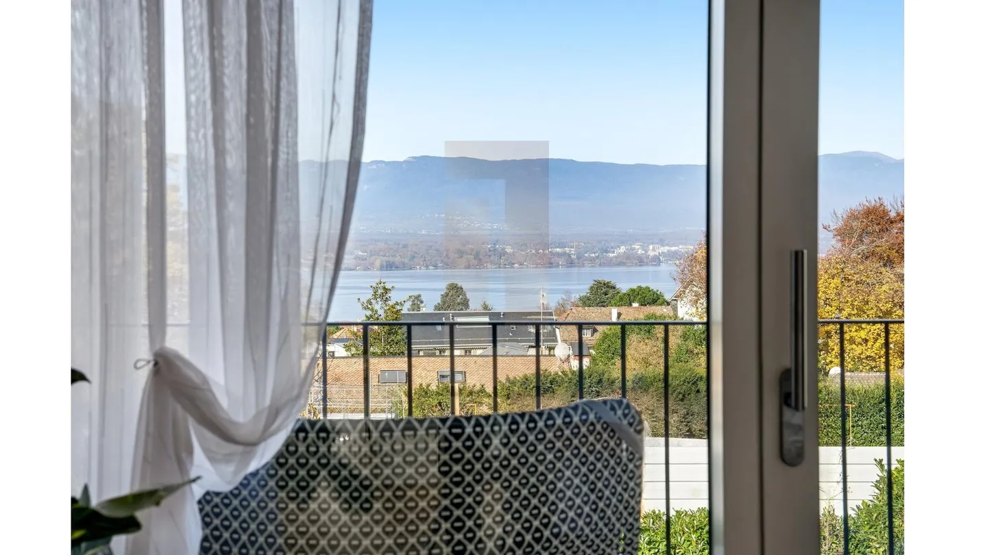 Exklusiv: Zeitgenössisches schlüsselfertiges Haus mit Seeblick - Foto 10 von 13