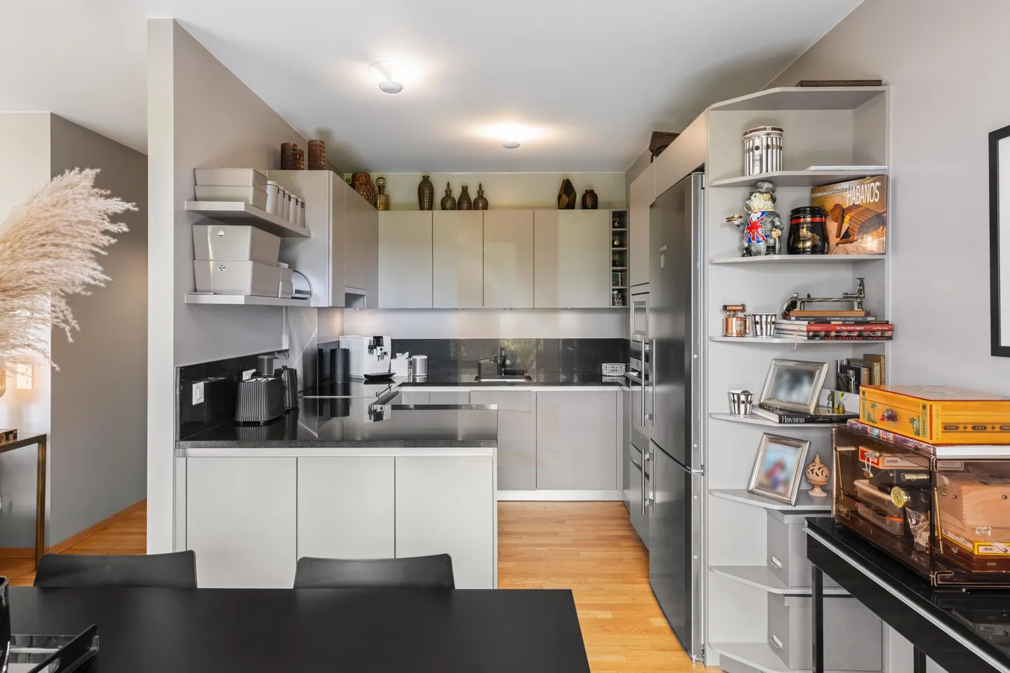 Exklusivität: Fertiggestelltes Apartment in einer Residenz mit Privatpark - Foto 3 von 5