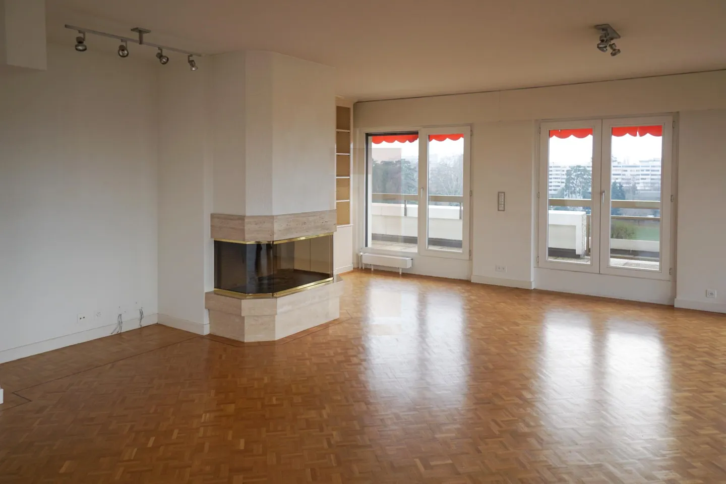 Bel Attique avec vue dégagée - Photo 2 sur 11