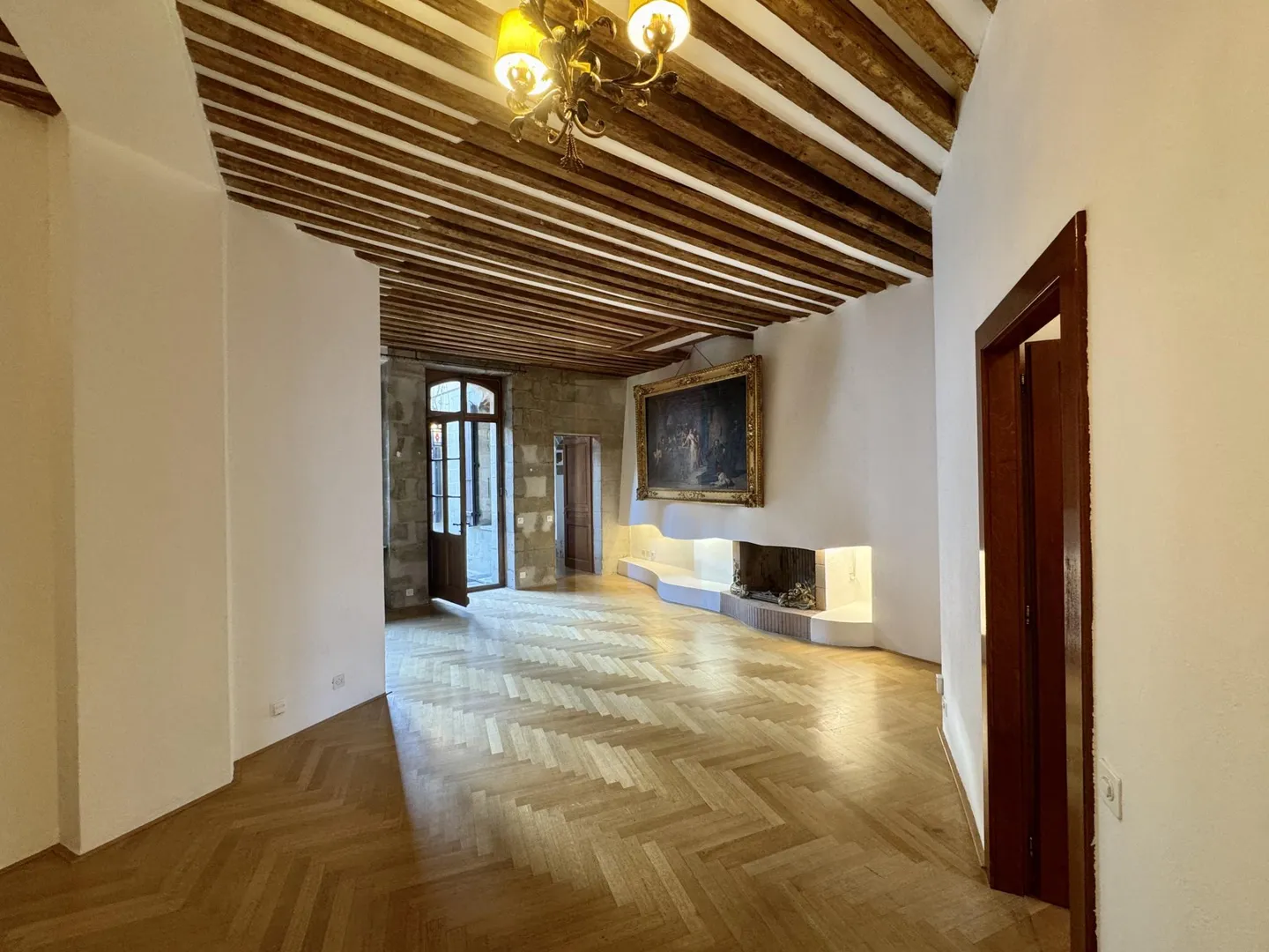 Superb apartment with private terrace - Photo 4 of 12