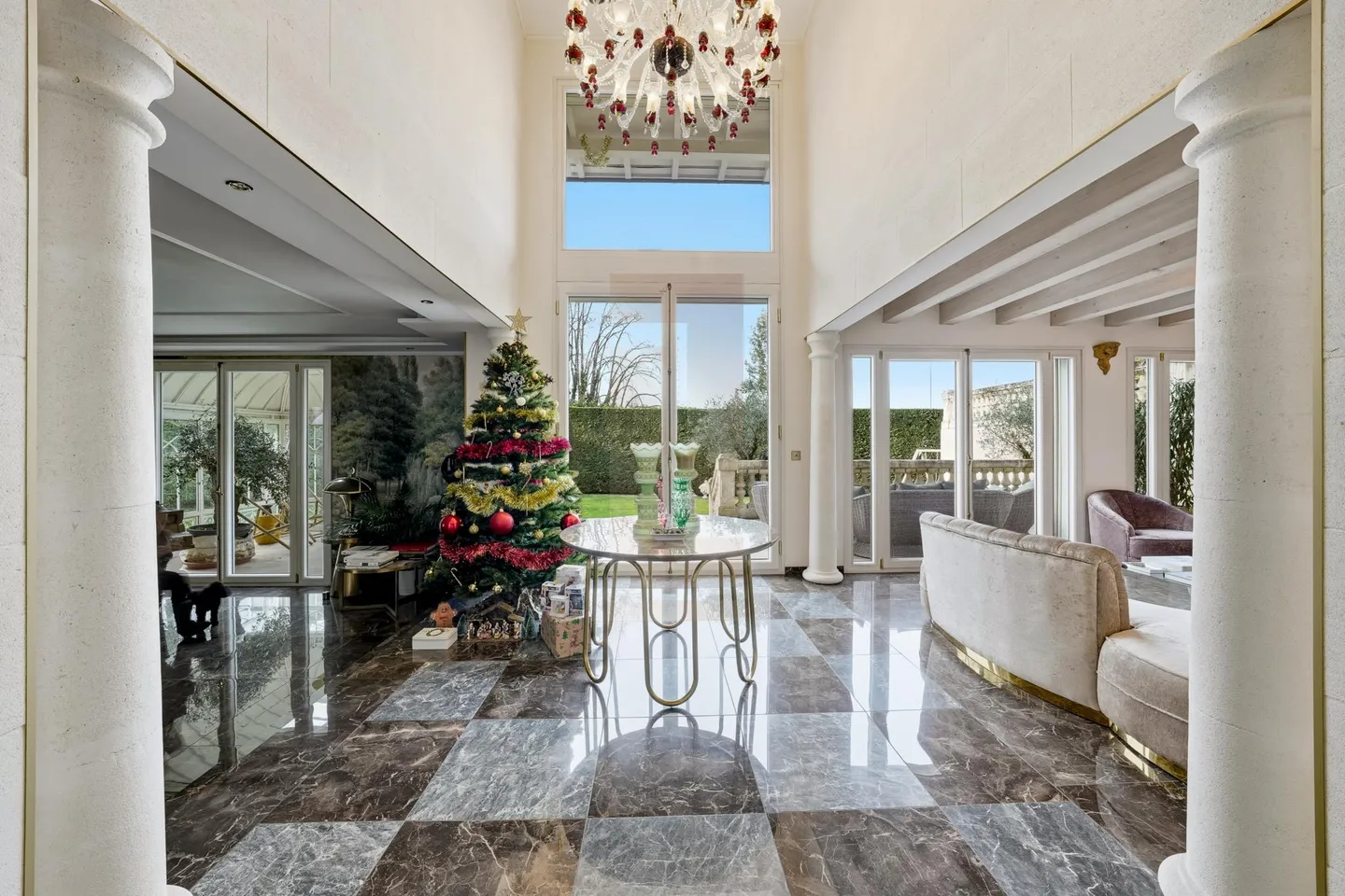 Exclusivité: Magnifique villa classique proche du golf - Photo 1 sur 4