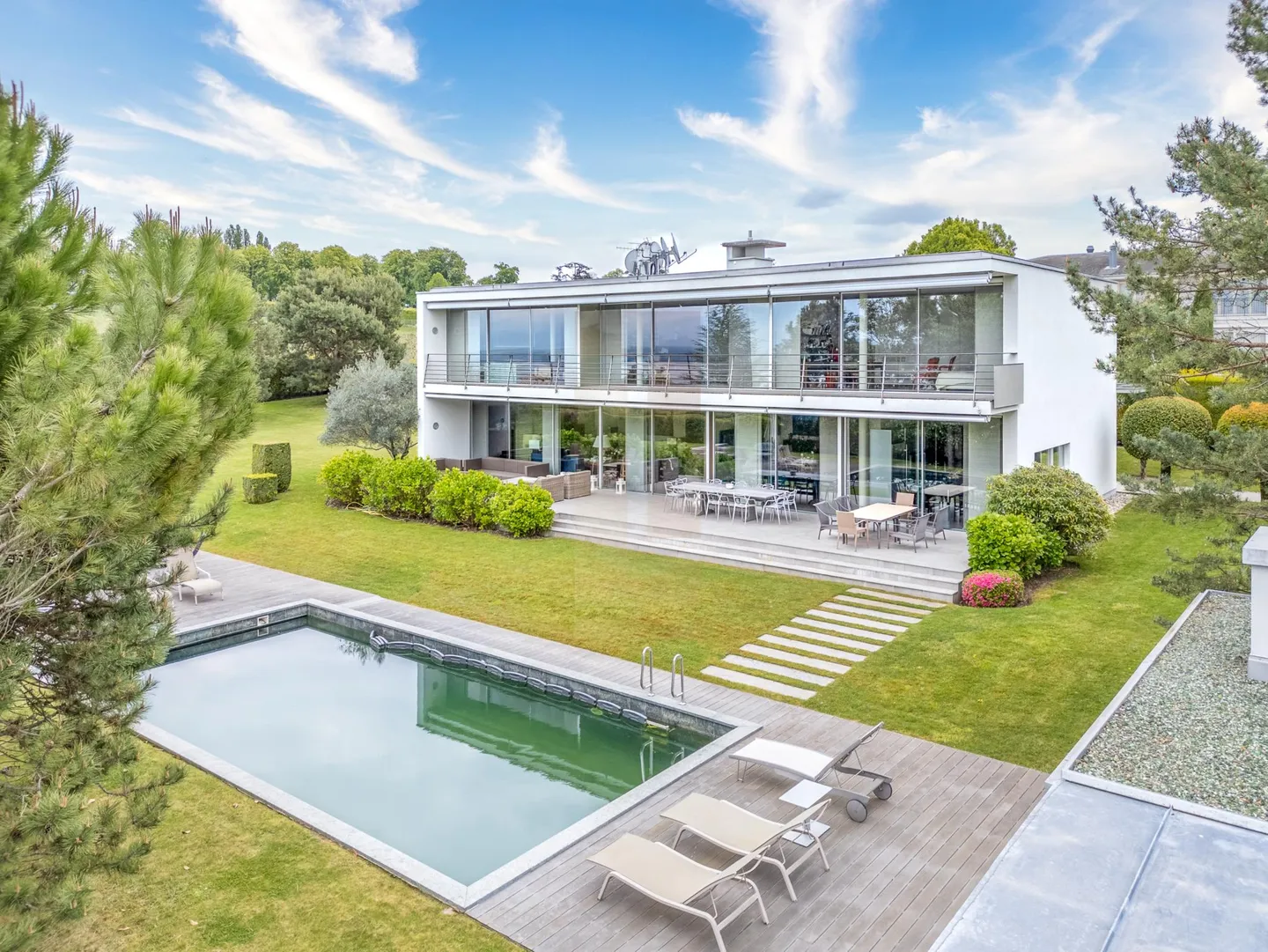 Casa di architetto a Cologny con piscina e vista lago - Foto 1 di 9