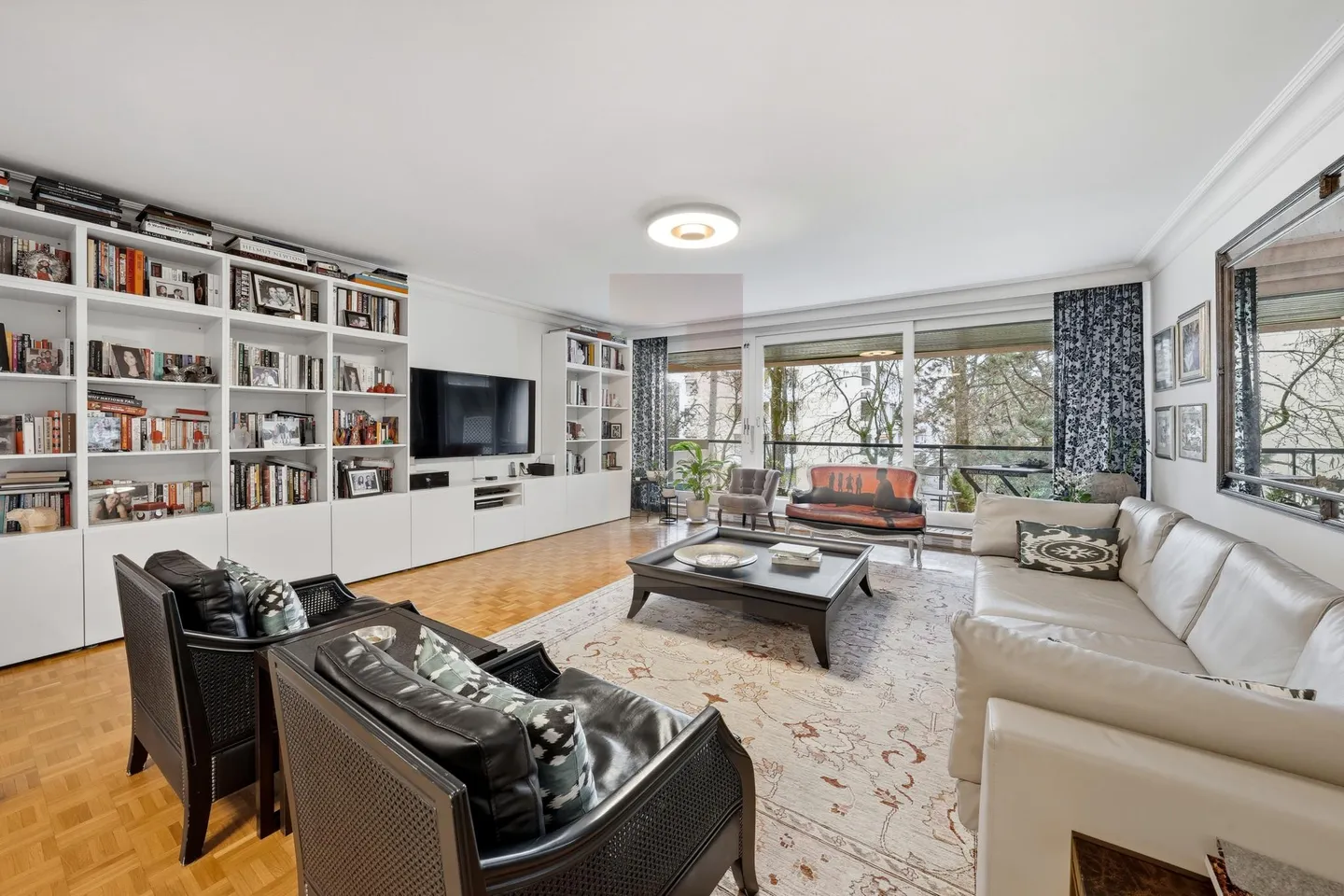 Prestigieux appartement traversant à Champel - Photo 2 sur 13