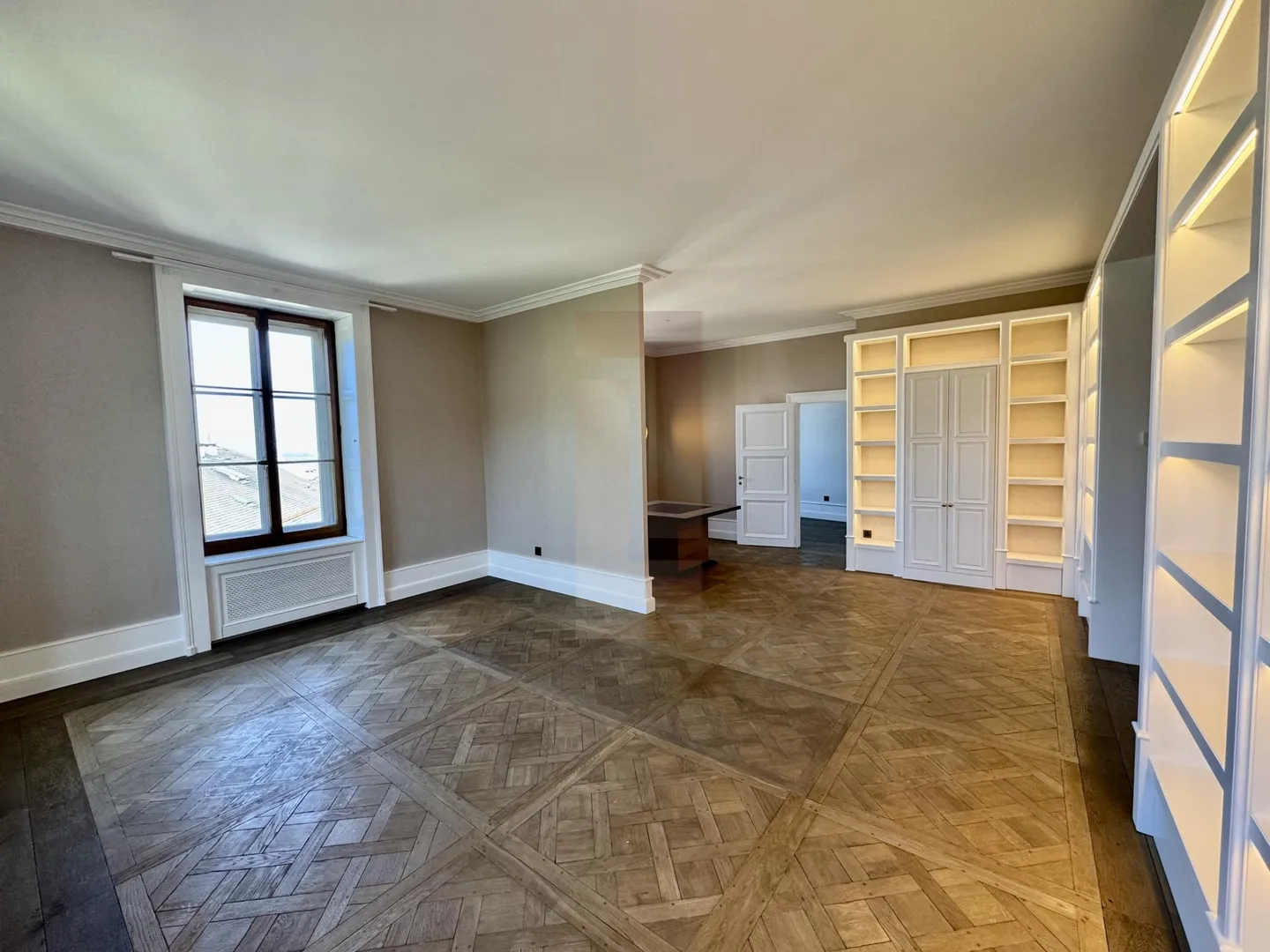Superbe appartement rénové au coeur de la vieille ville - Photo 3 sur 13