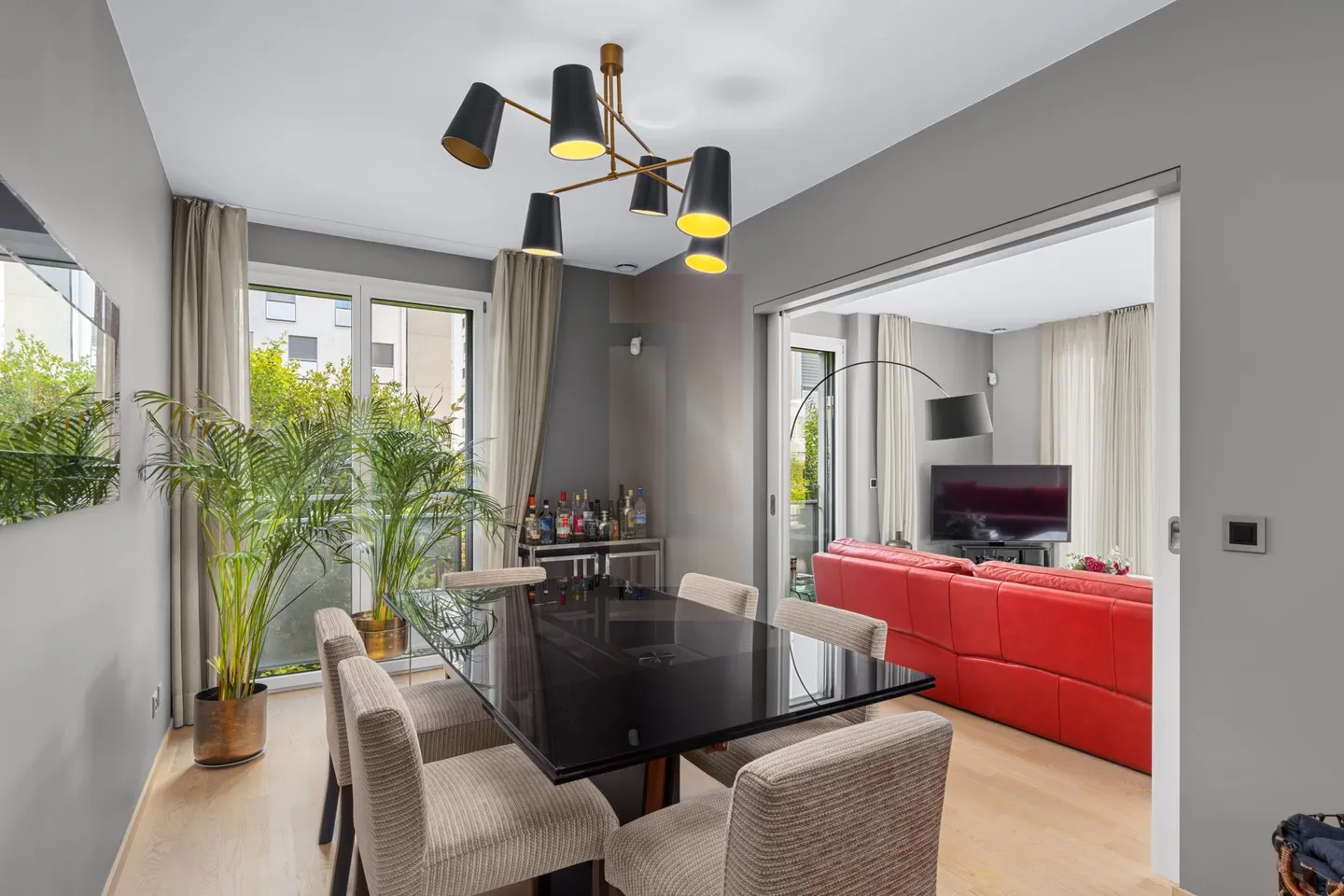 Appartement moderne avec parc privé - Photo 3 sur 12