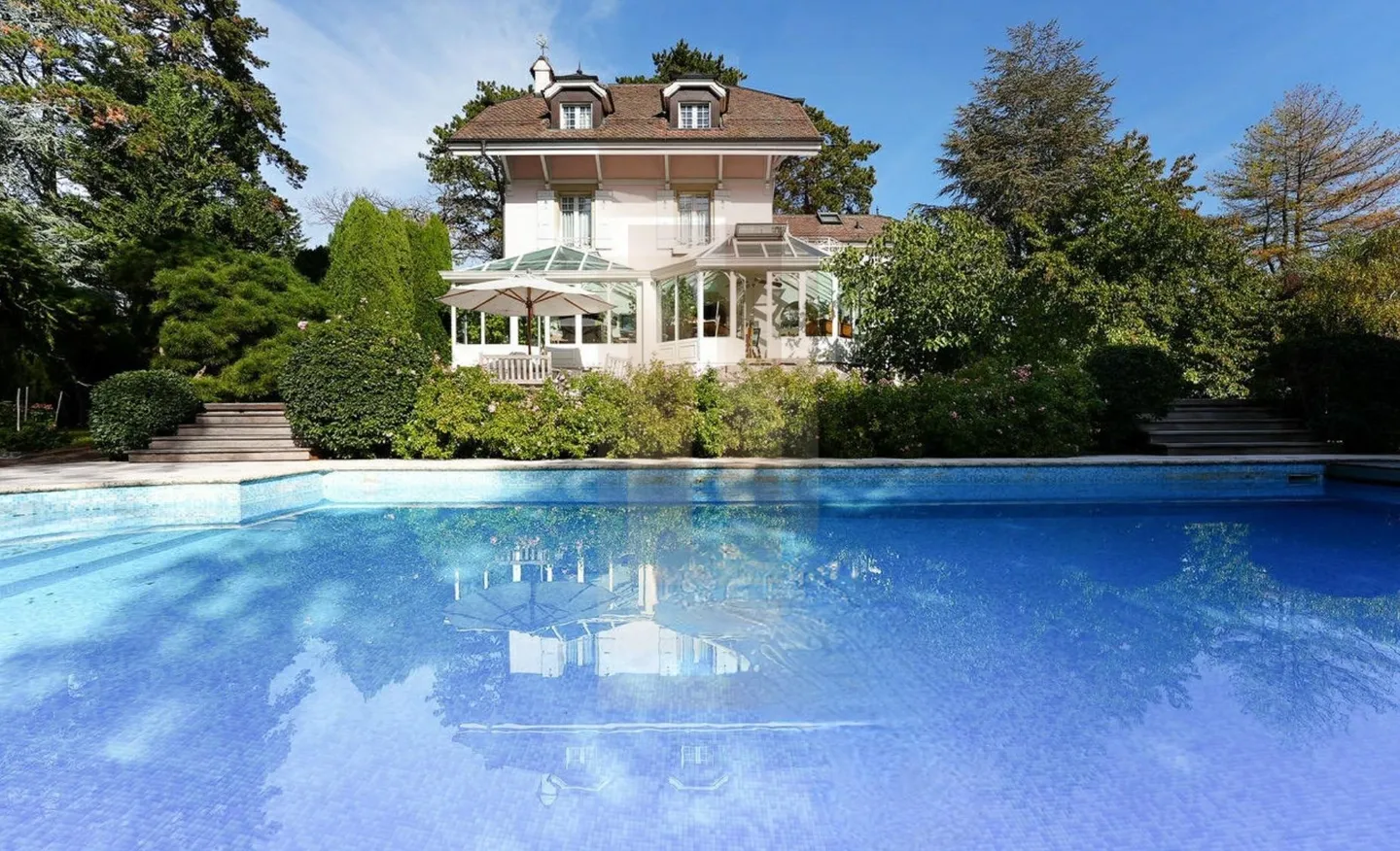 Hervorragendes, vollständig renoviertes Meisterhaus - Foto 3 von 3