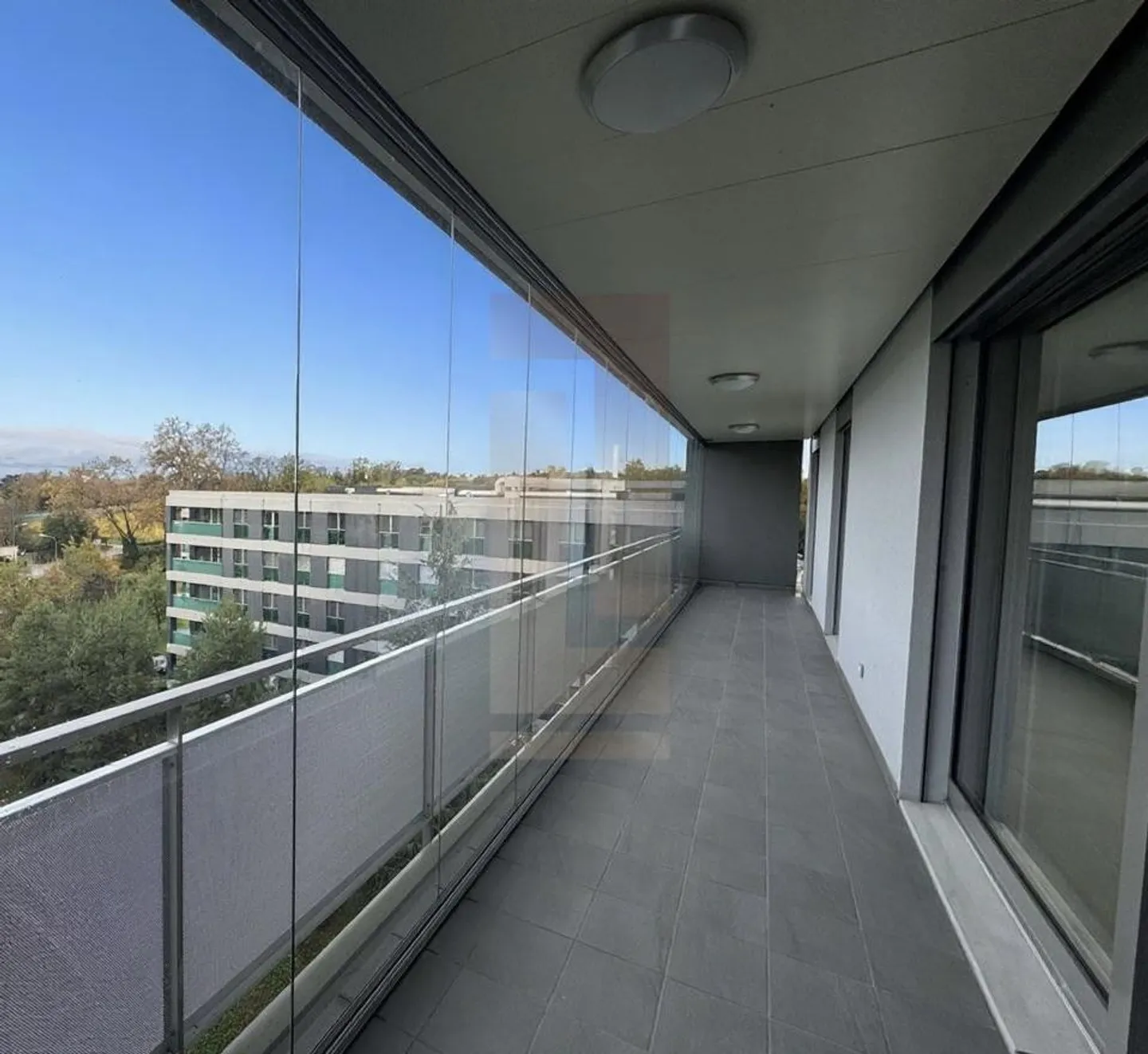 Schöne moderne Wohnung in der Nähe des Stadtzentrums - Foto 6 von 13